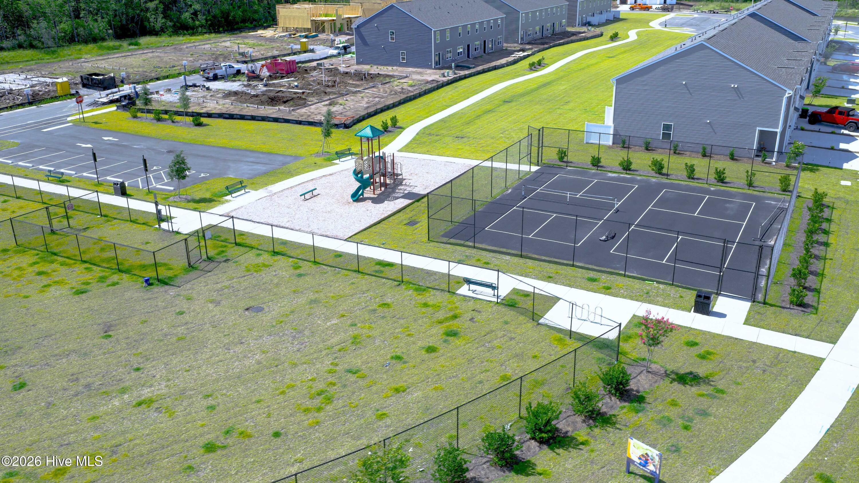 100531669 | Photo 35