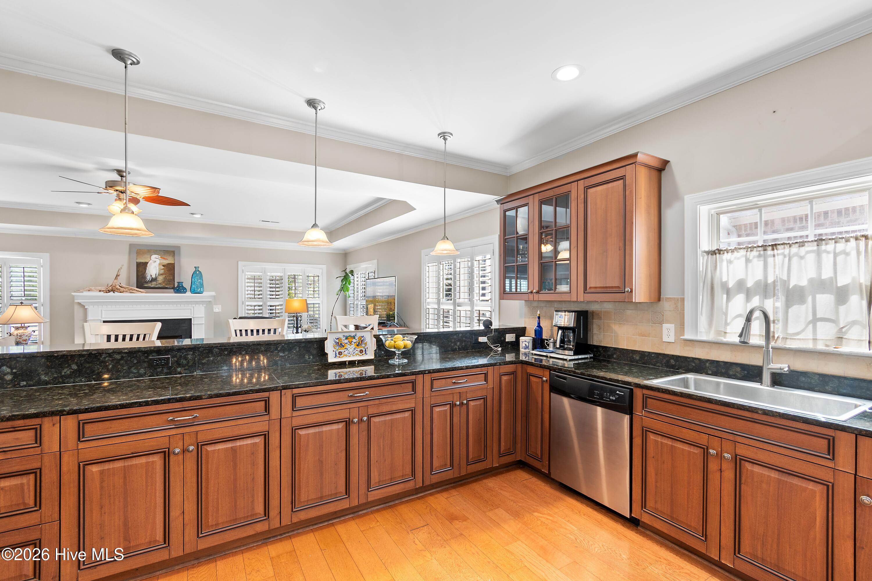 100555309 | Photo 10