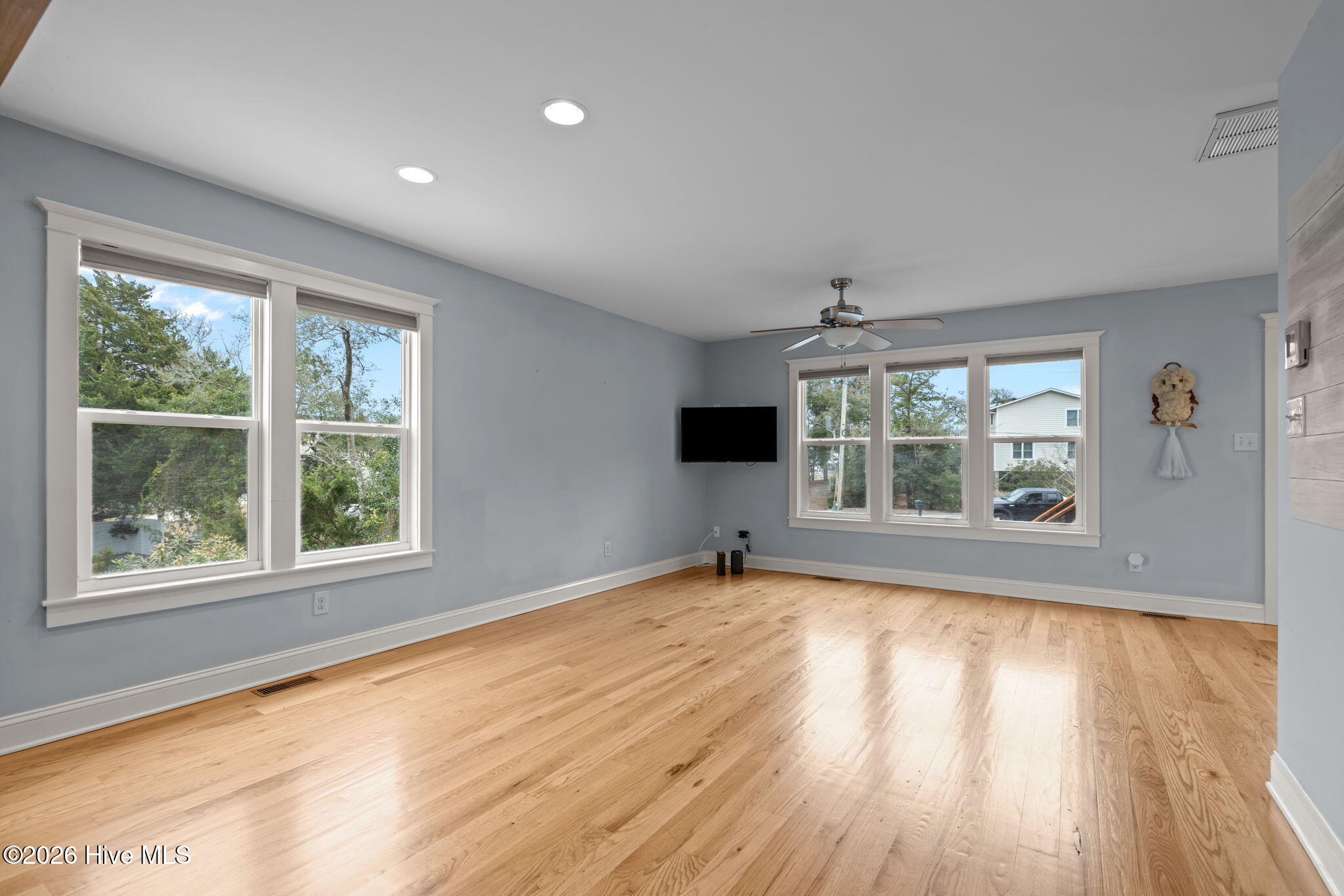 100553513 | Photo 31