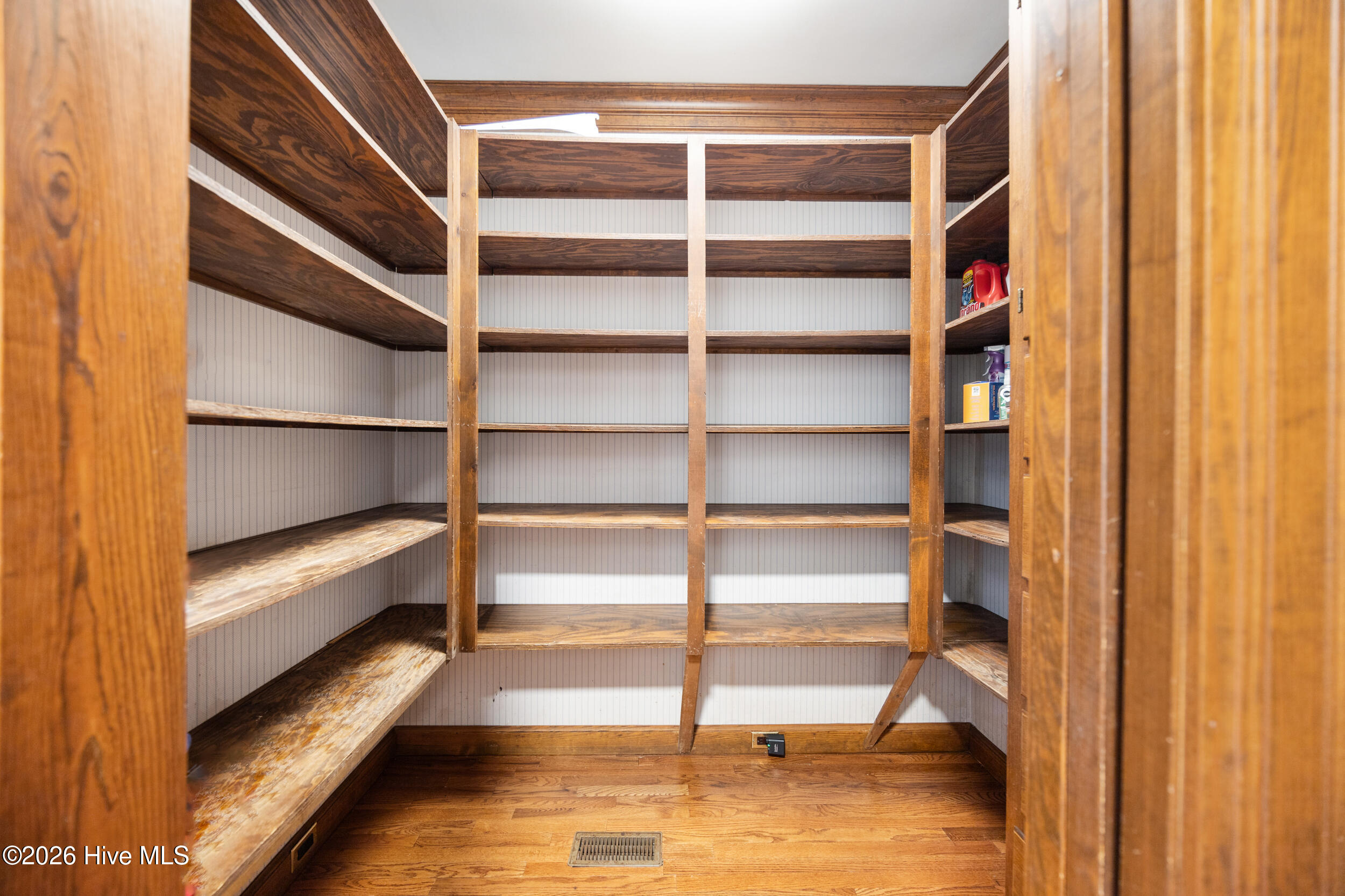 014 ccd 260504 pantry