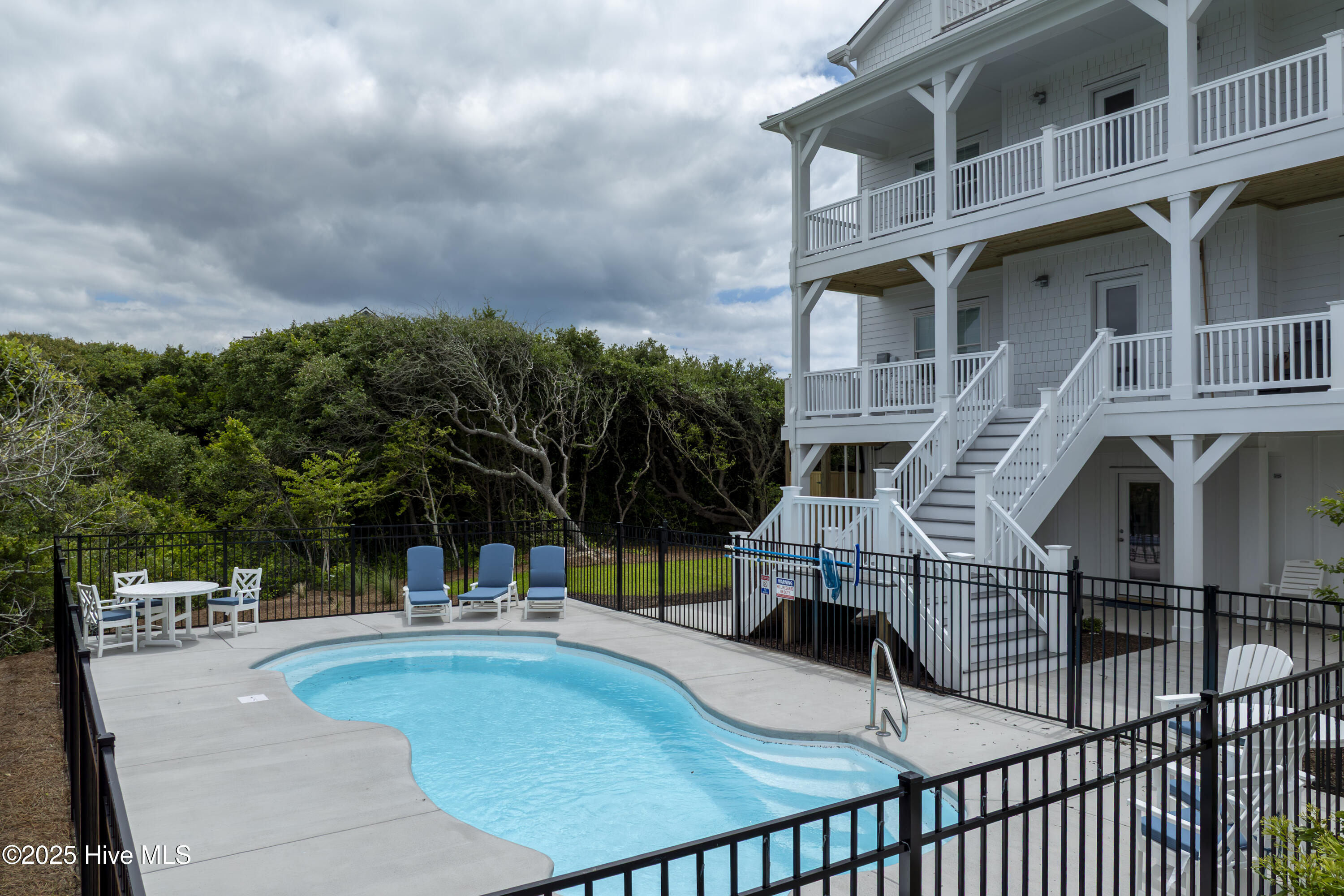 100510701 | Photo 103