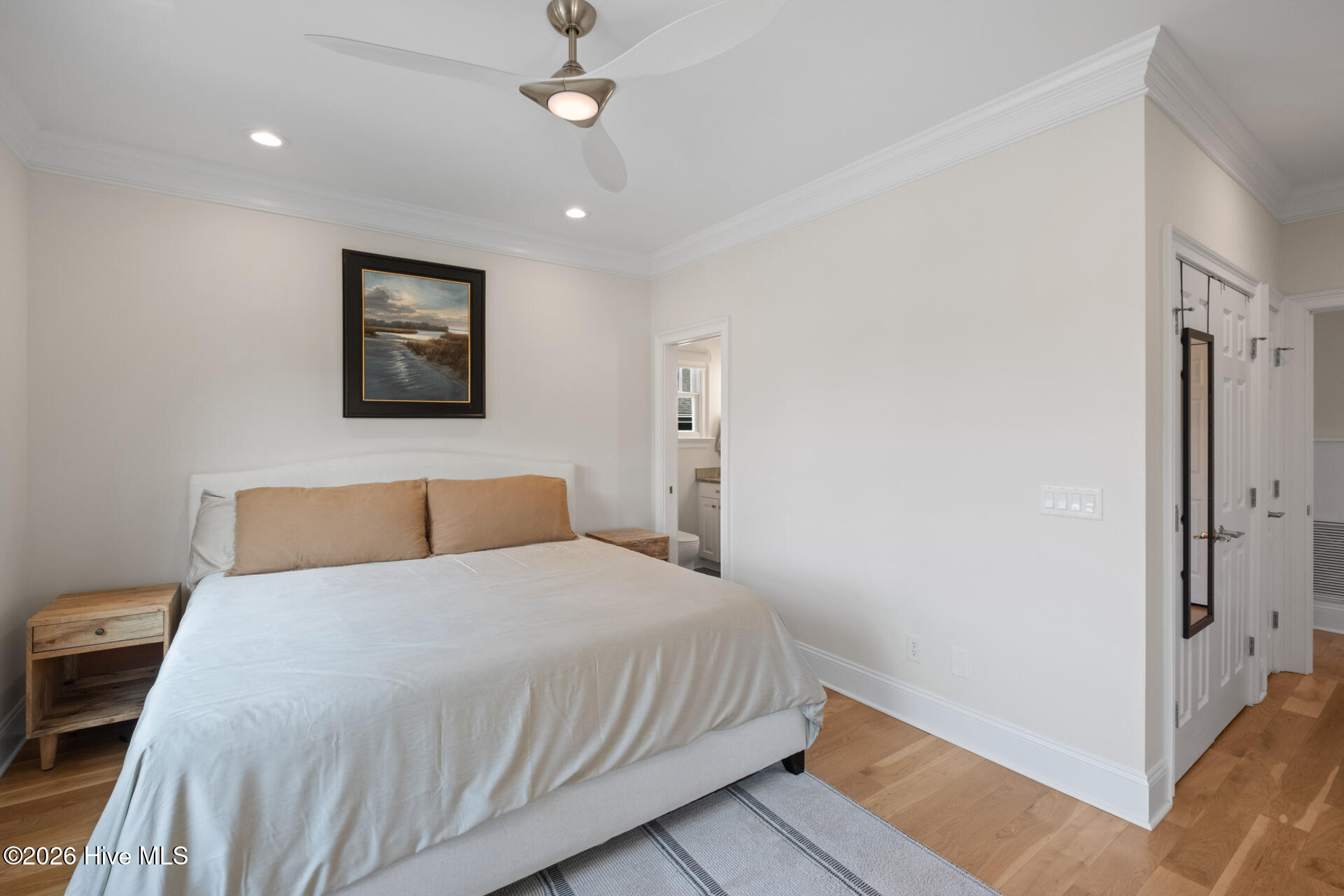 100567565 | Photo 32