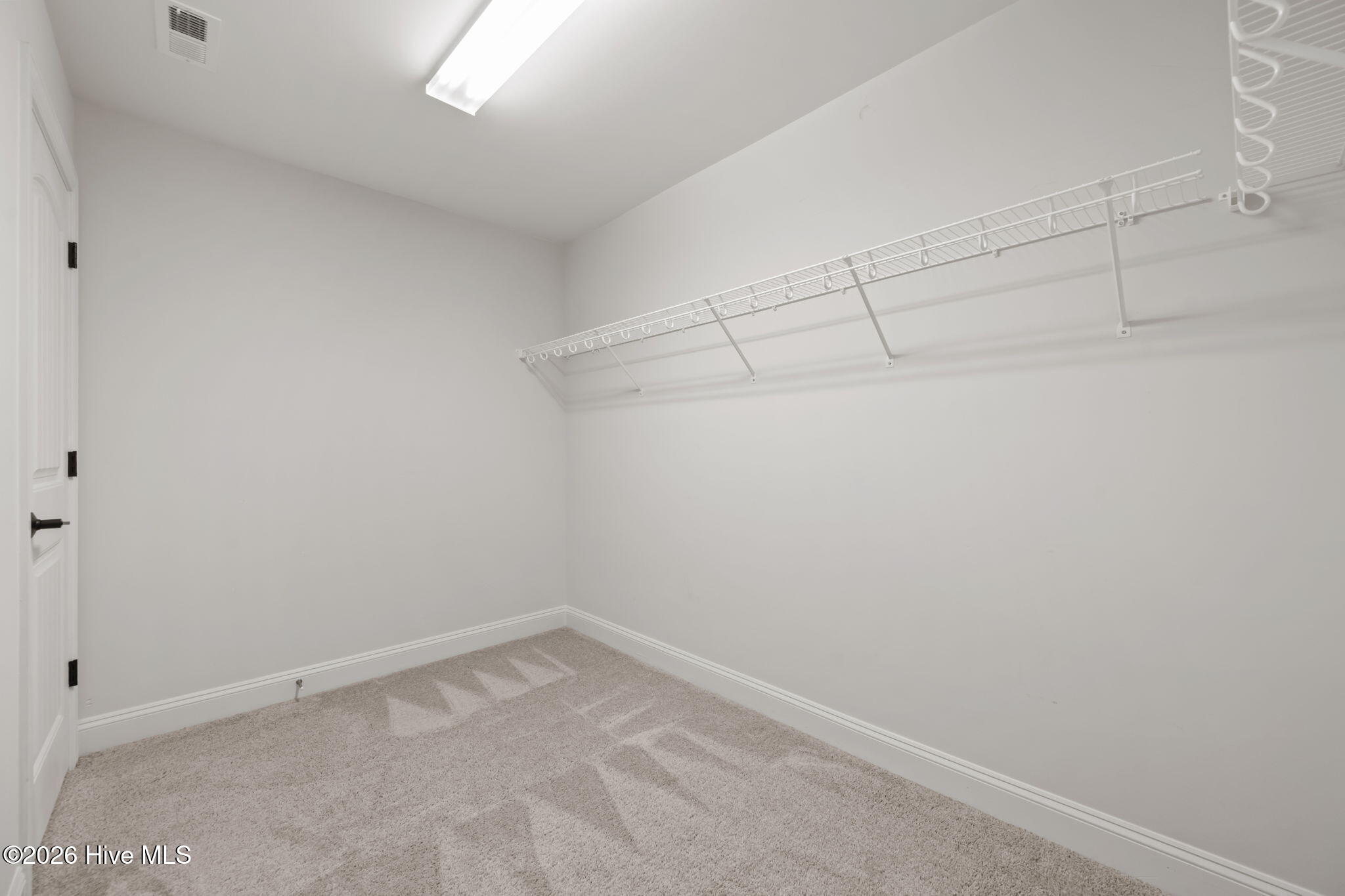 100561720 | Photo 45