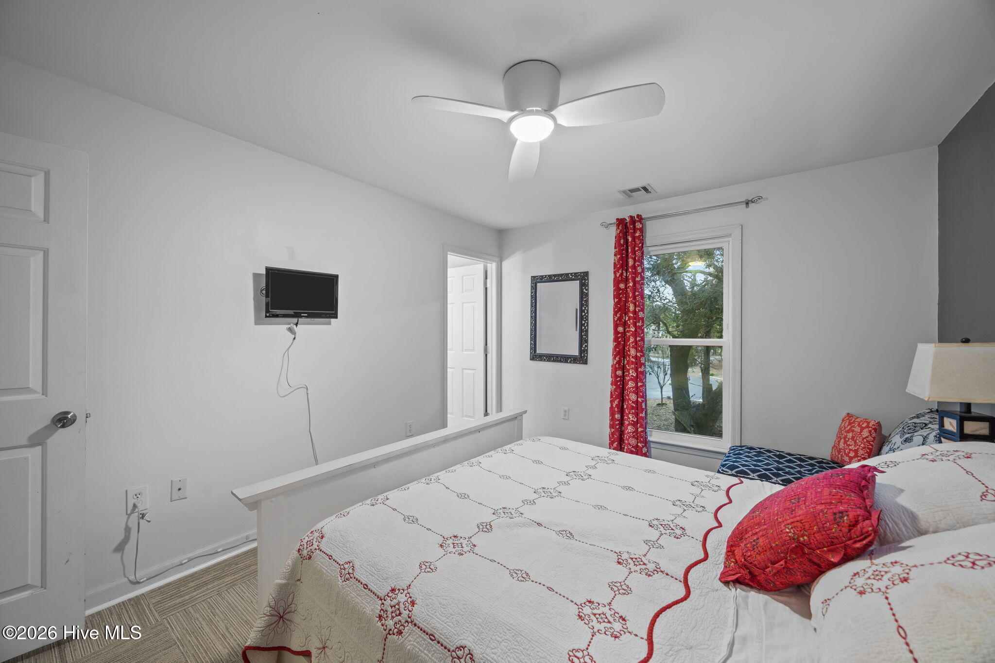 100552067 | Photo 19