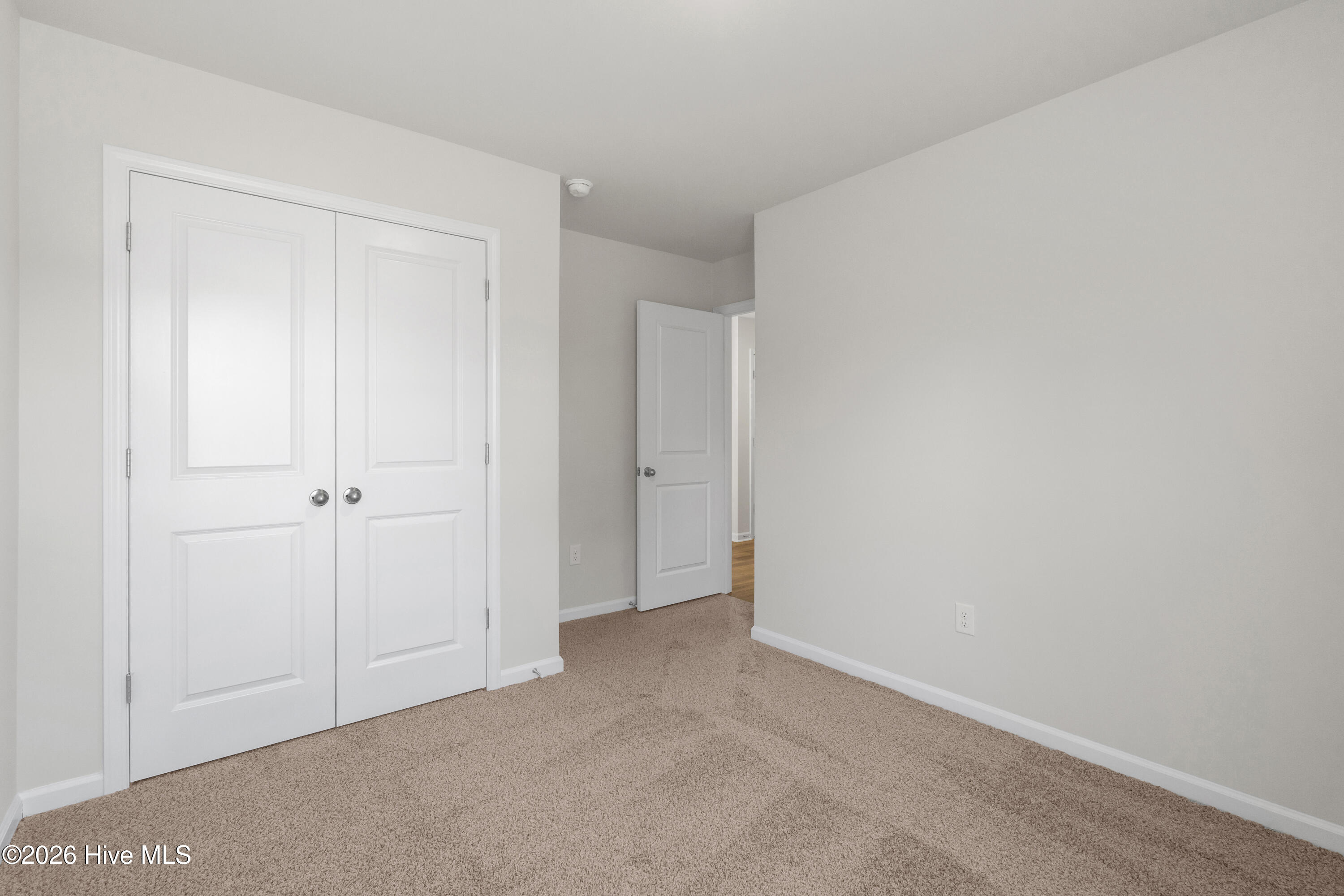 100550228 | Photo 28