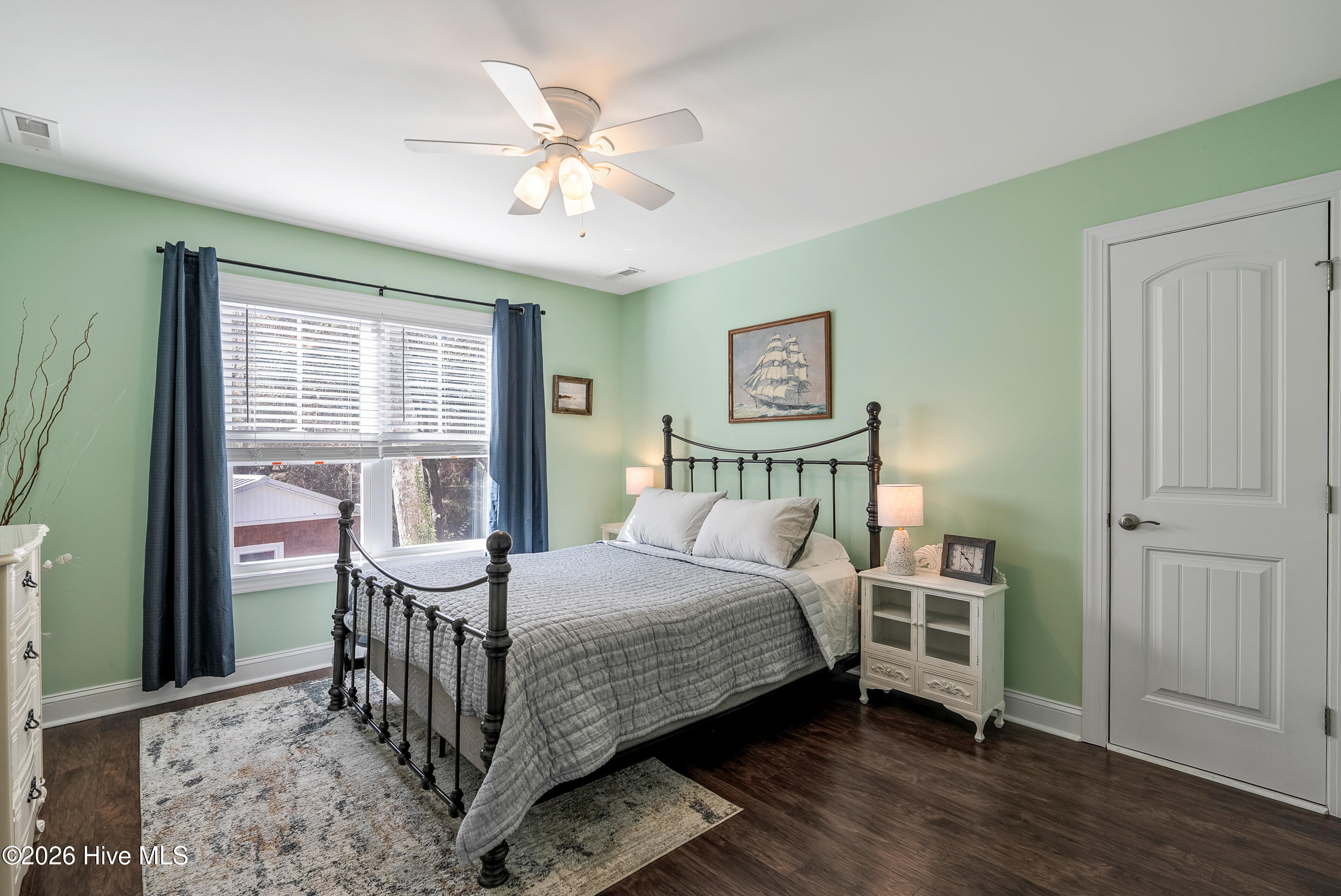 100551312 | Photo 28