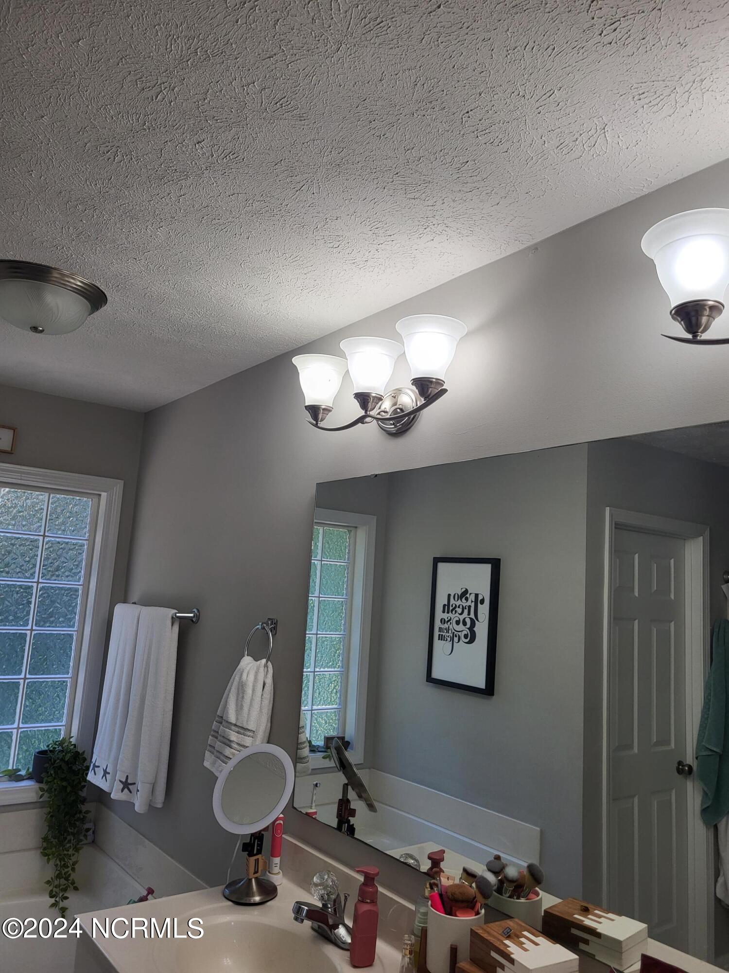 100568471 | Photo 26