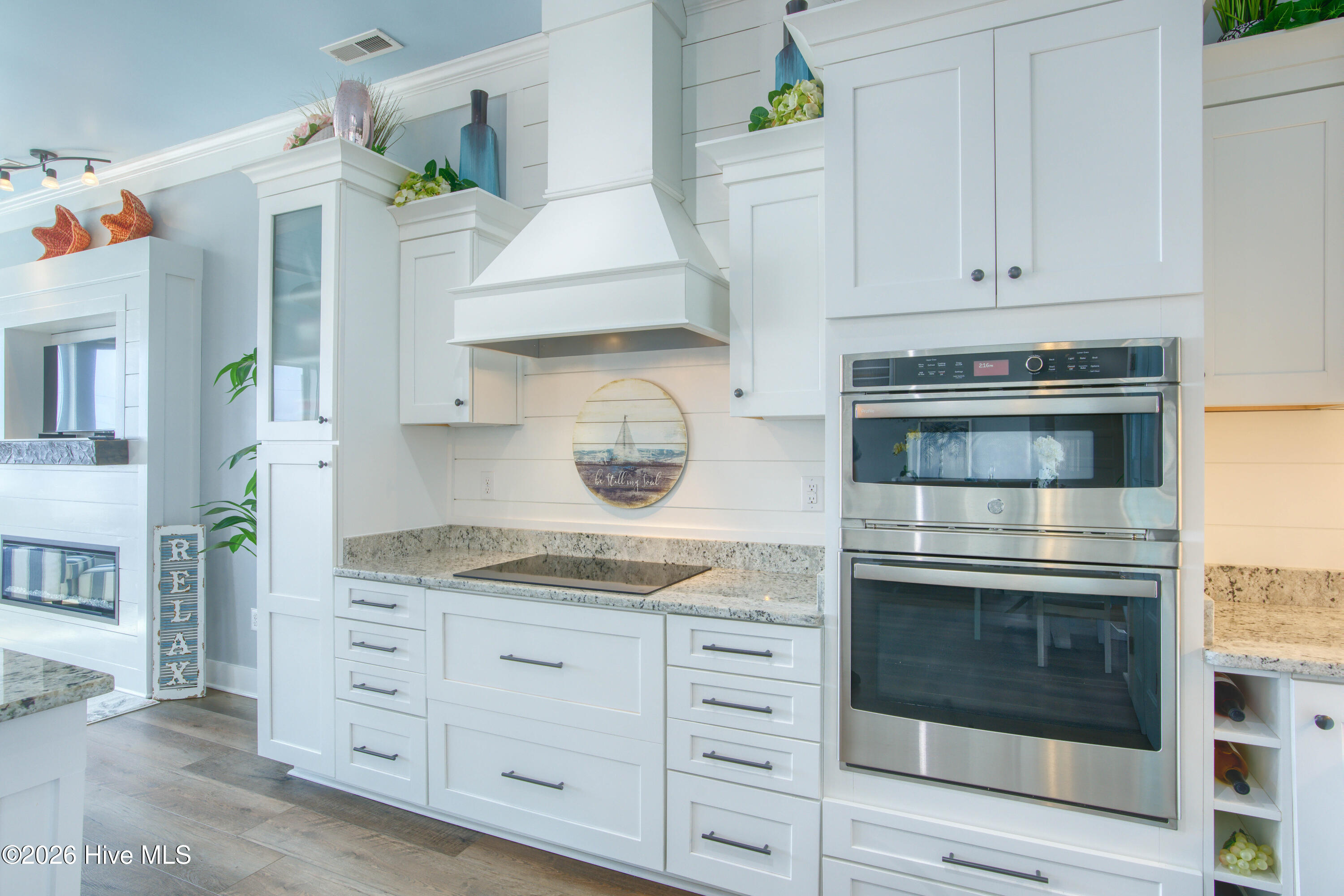 100559863 | Photo 13