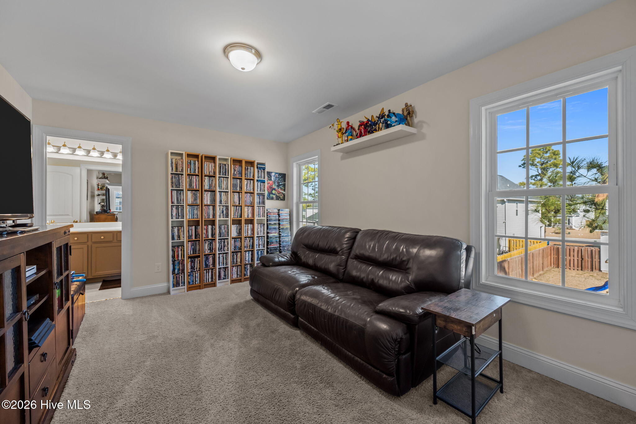 100554000 | Photo 40