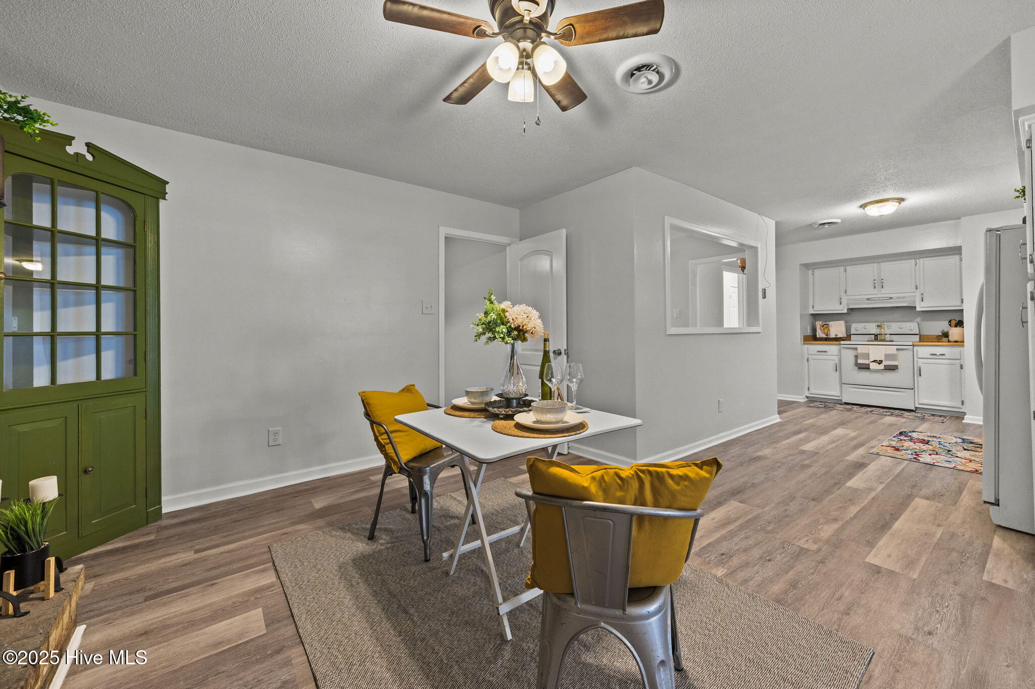 100538869 | Photo 11