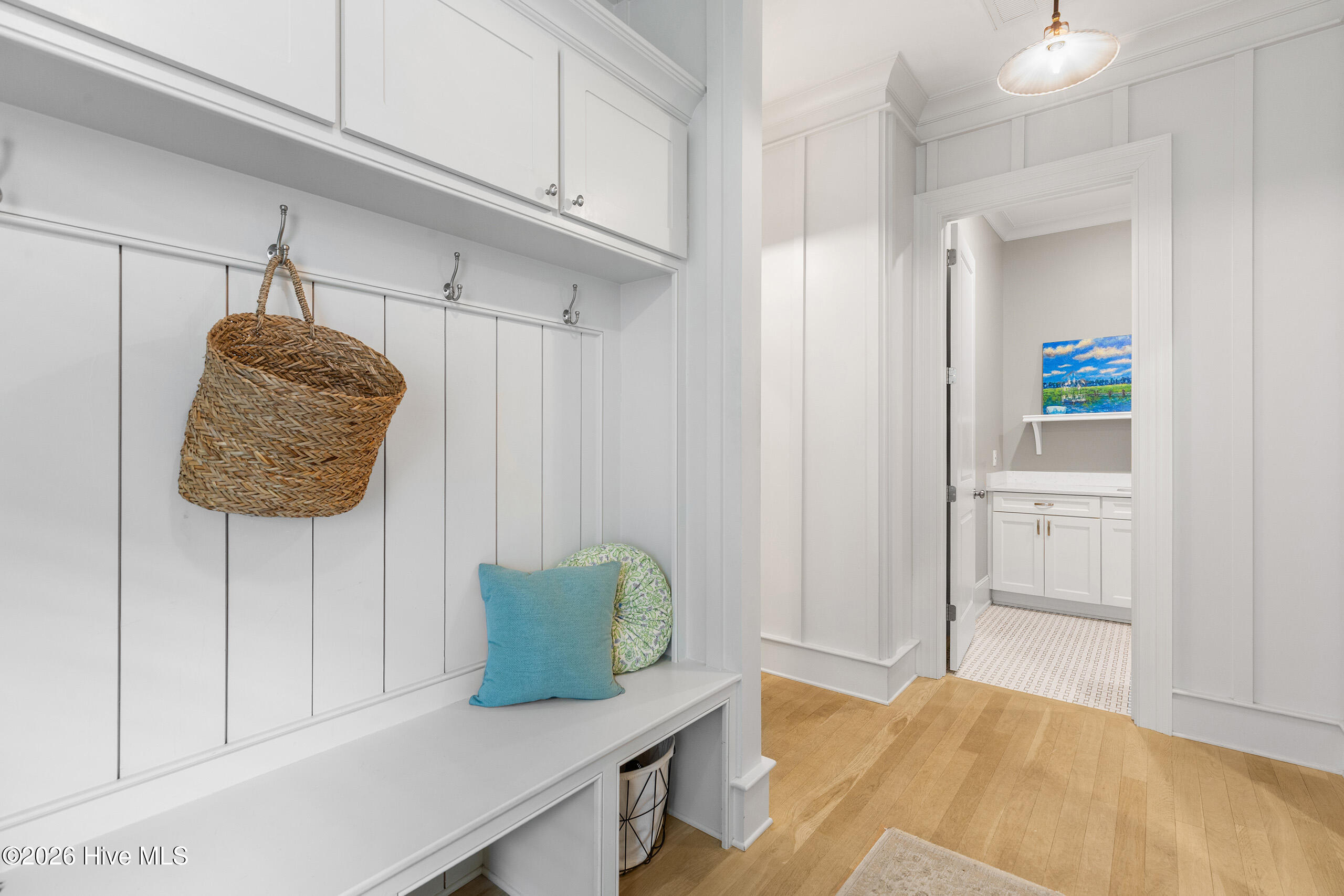 100563719 | Photo 34