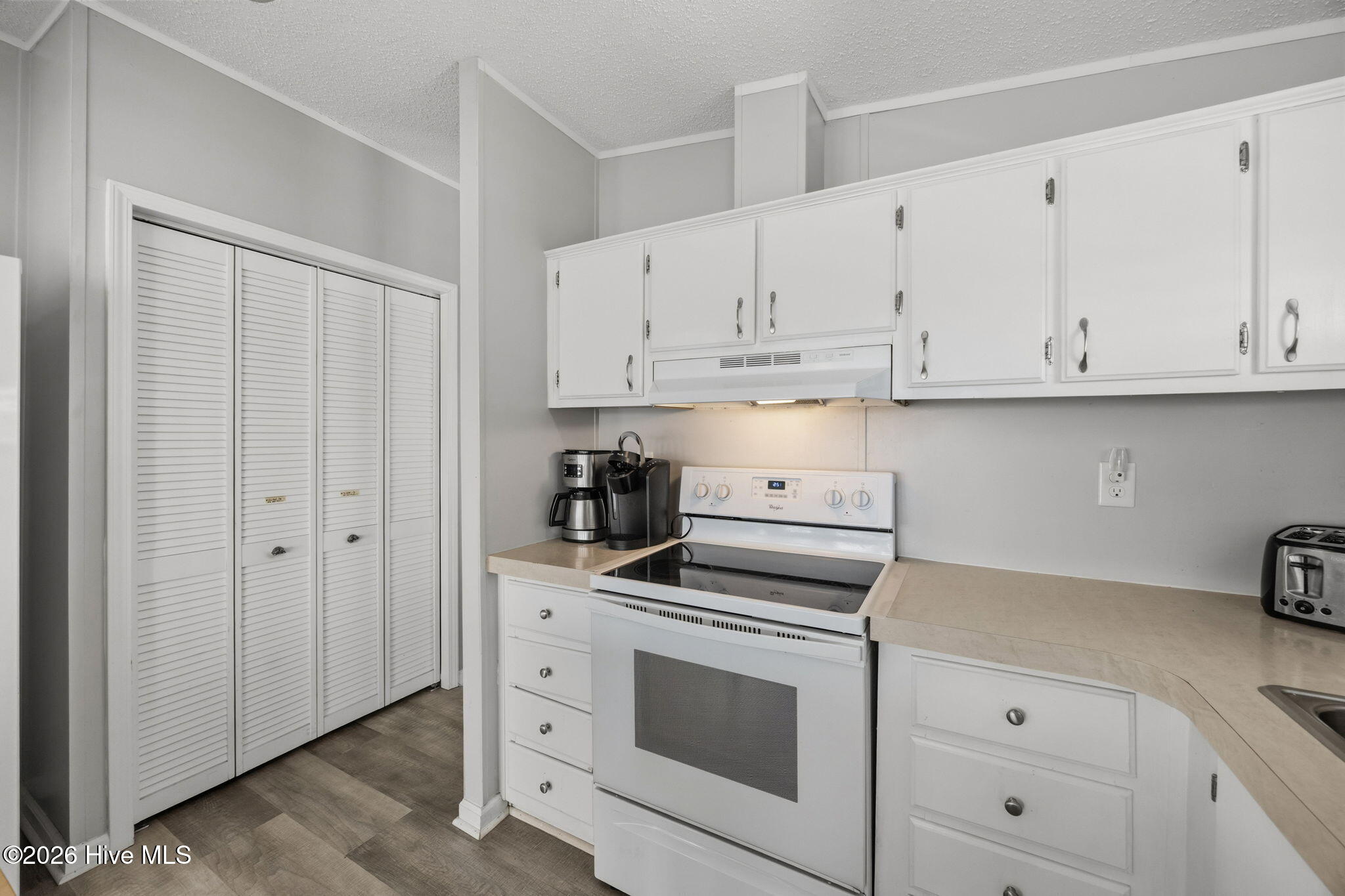 100558073 | Photo 17