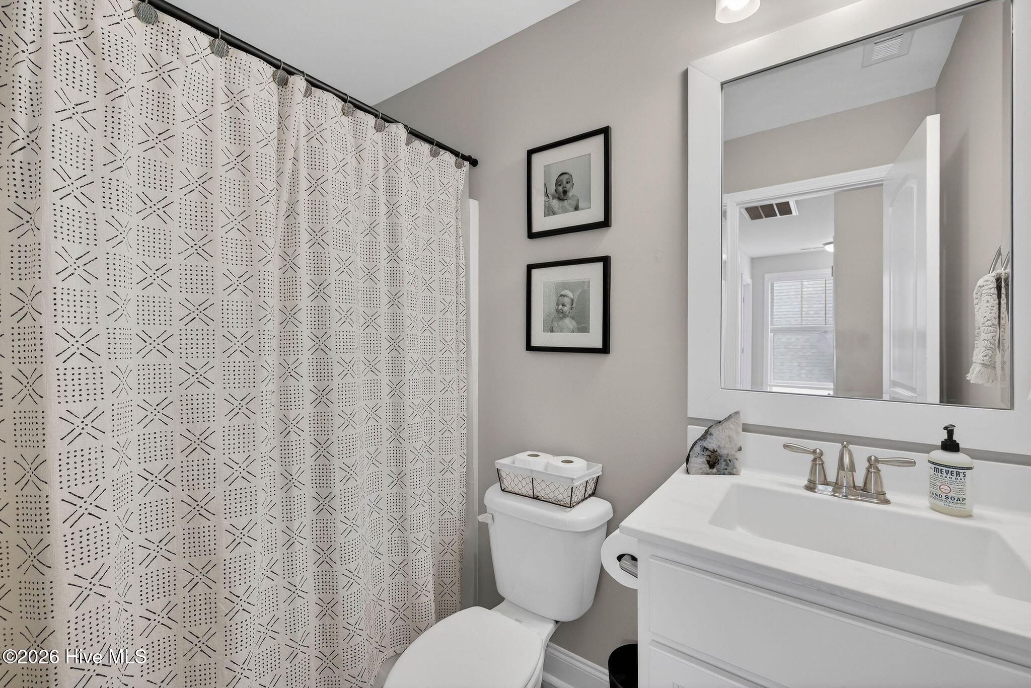 100563474 | Photo 24