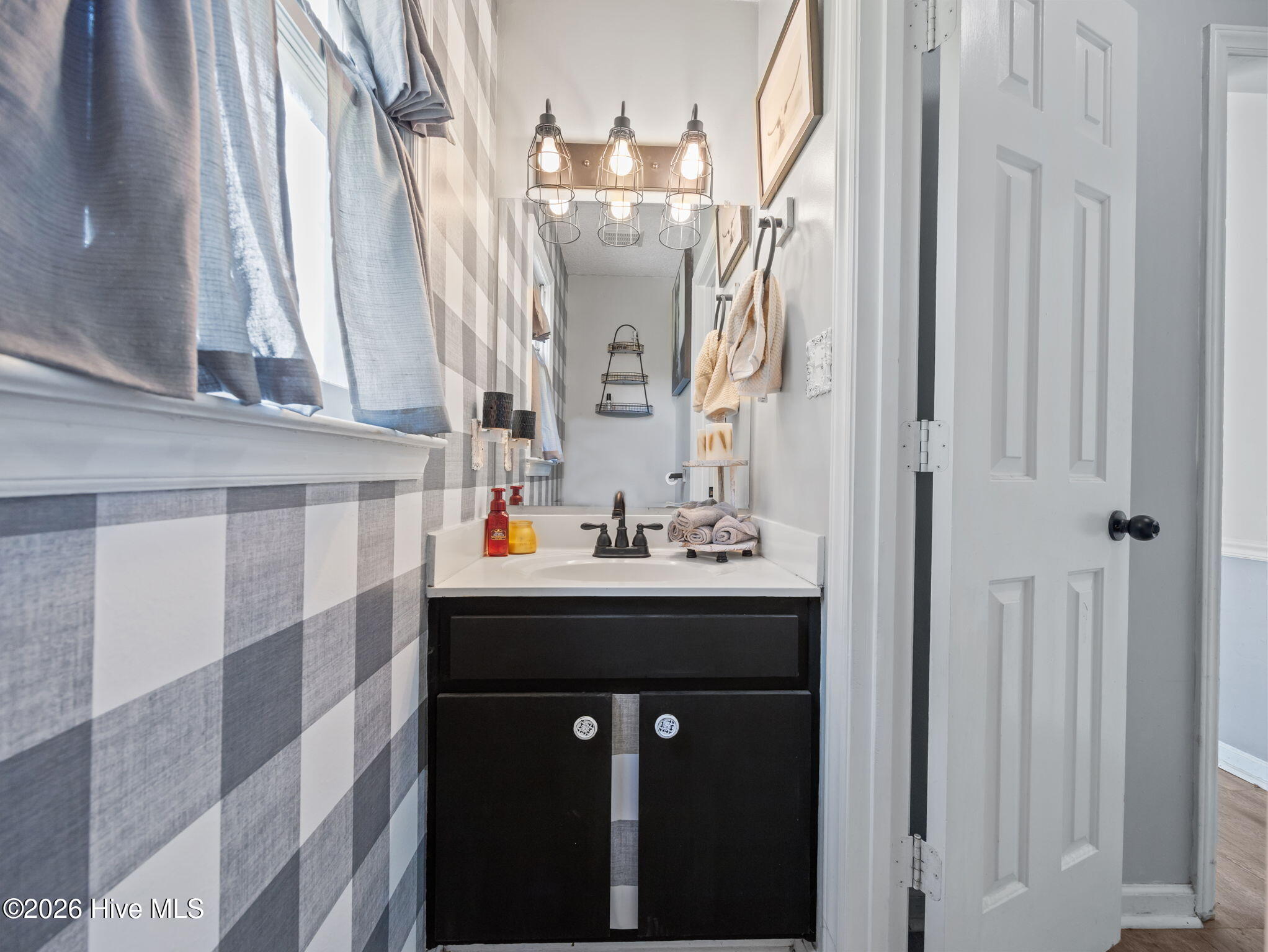 100567530 | Photo 15