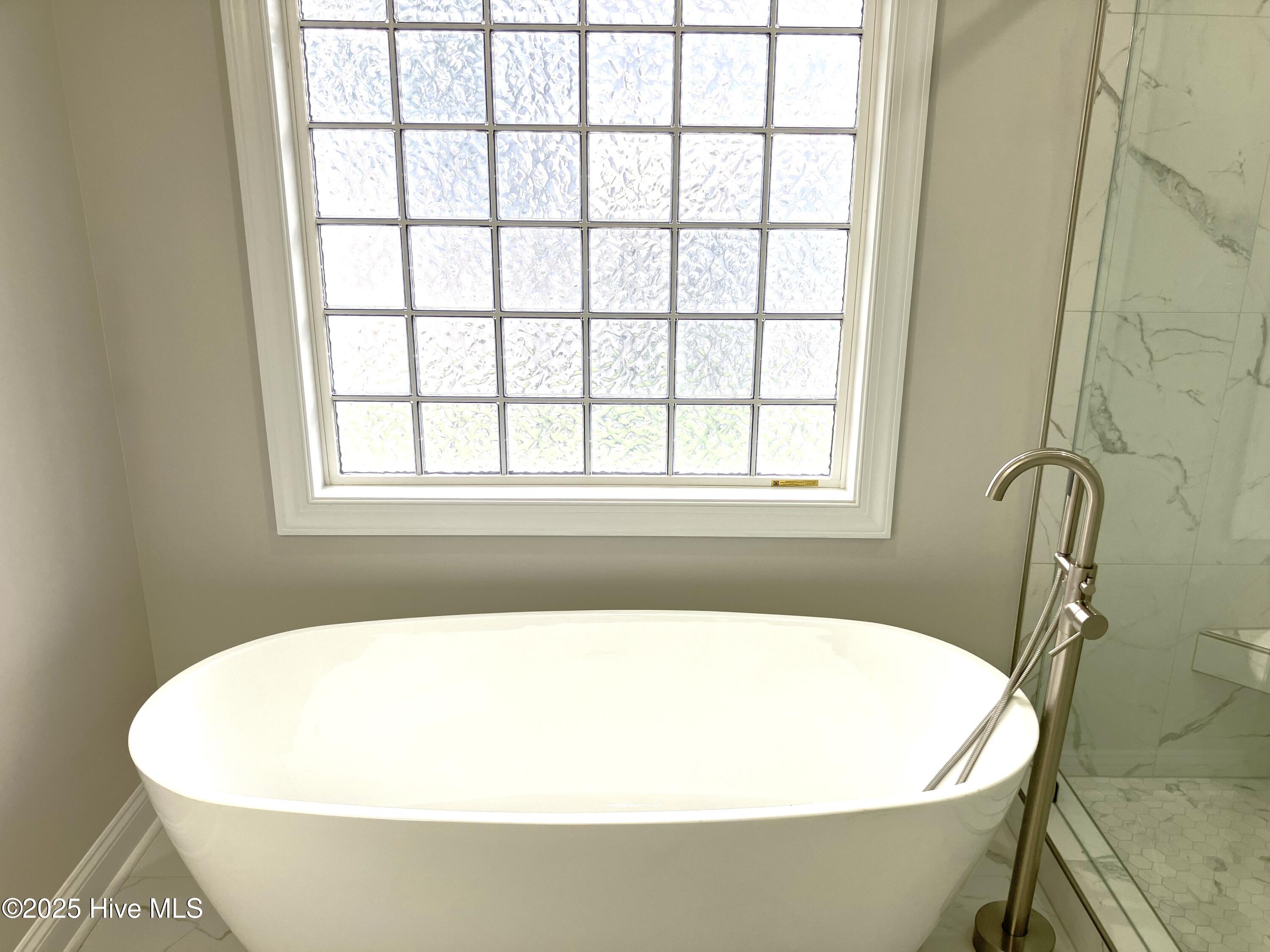 100514031 | Photo 27