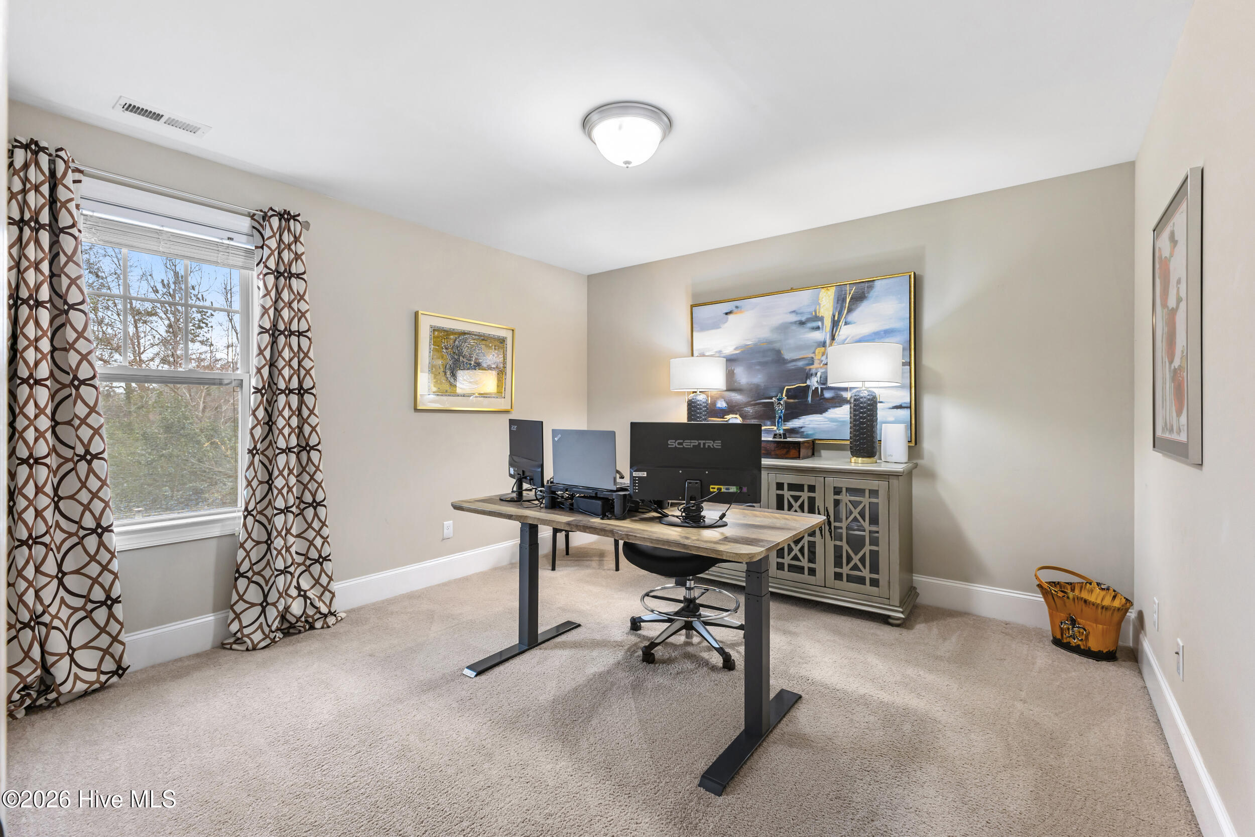 100554071 | Photo 32