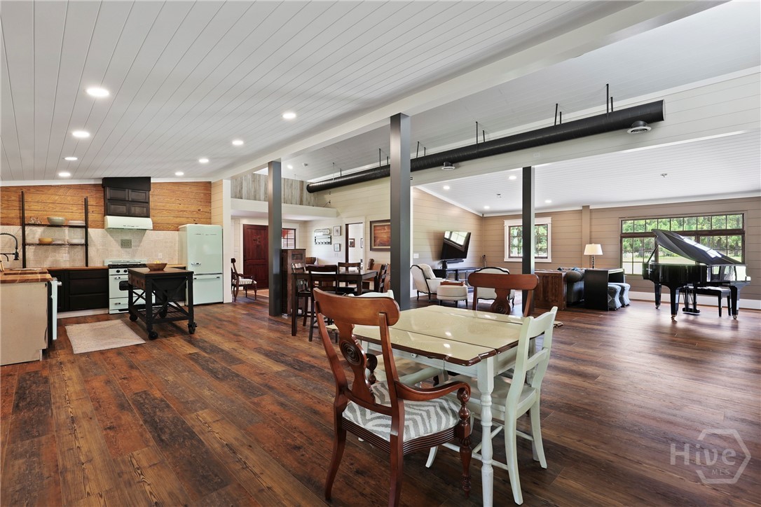 5747 Ogeechee Road, Savannah, GA, 31405