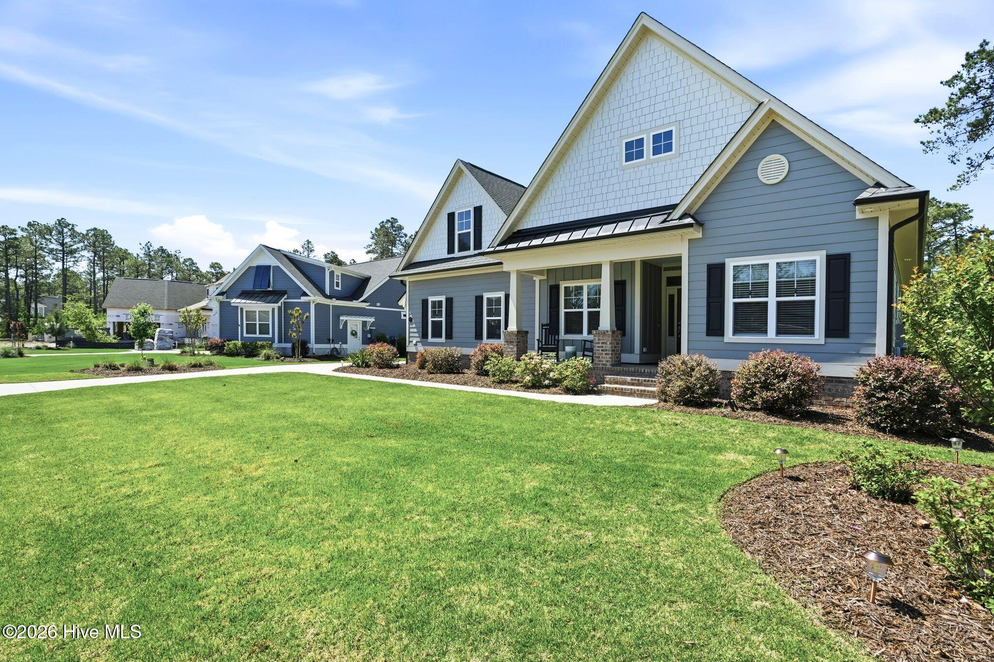 100569004 | Photo 82