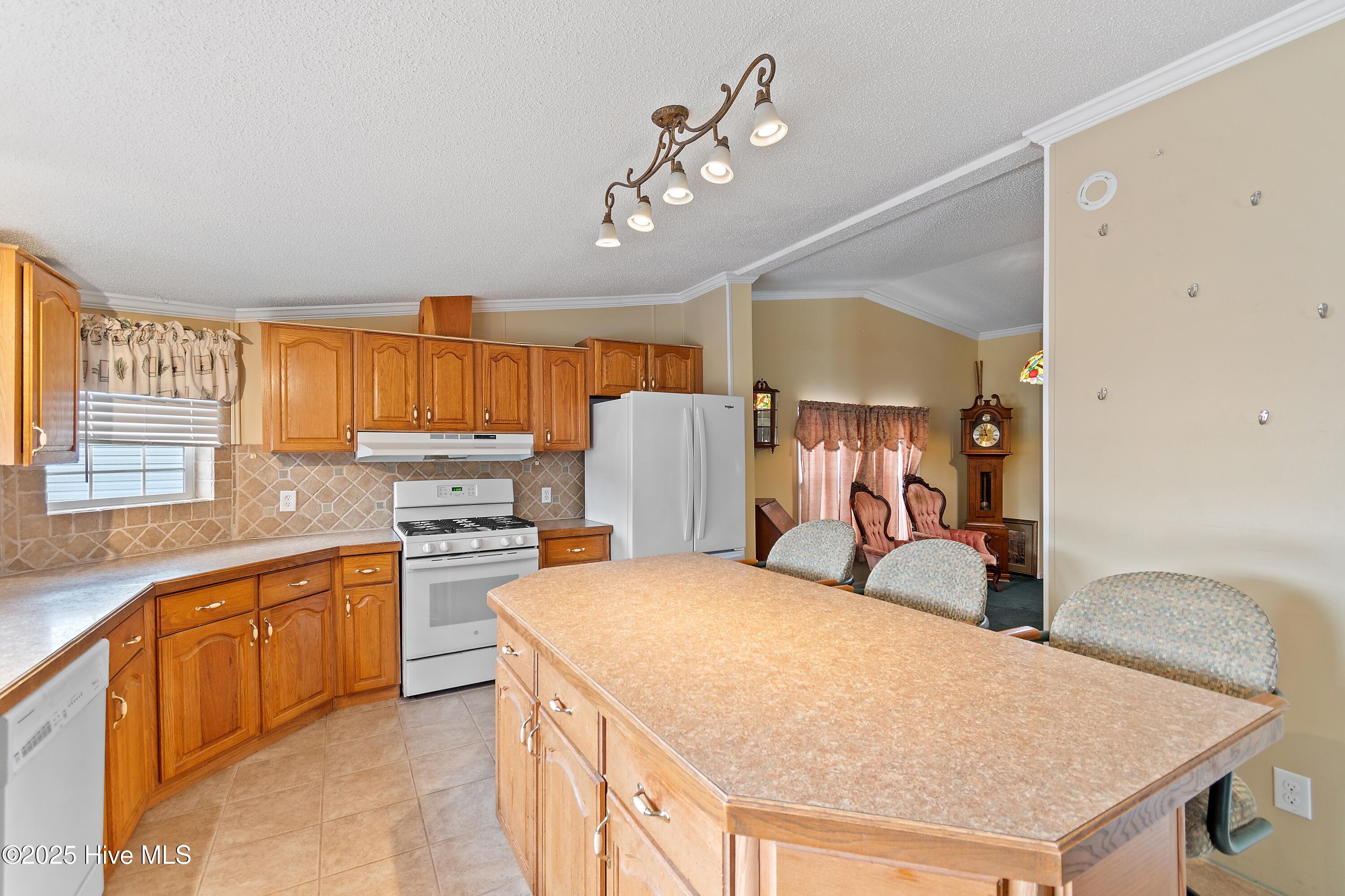 100542412 | Photo 17