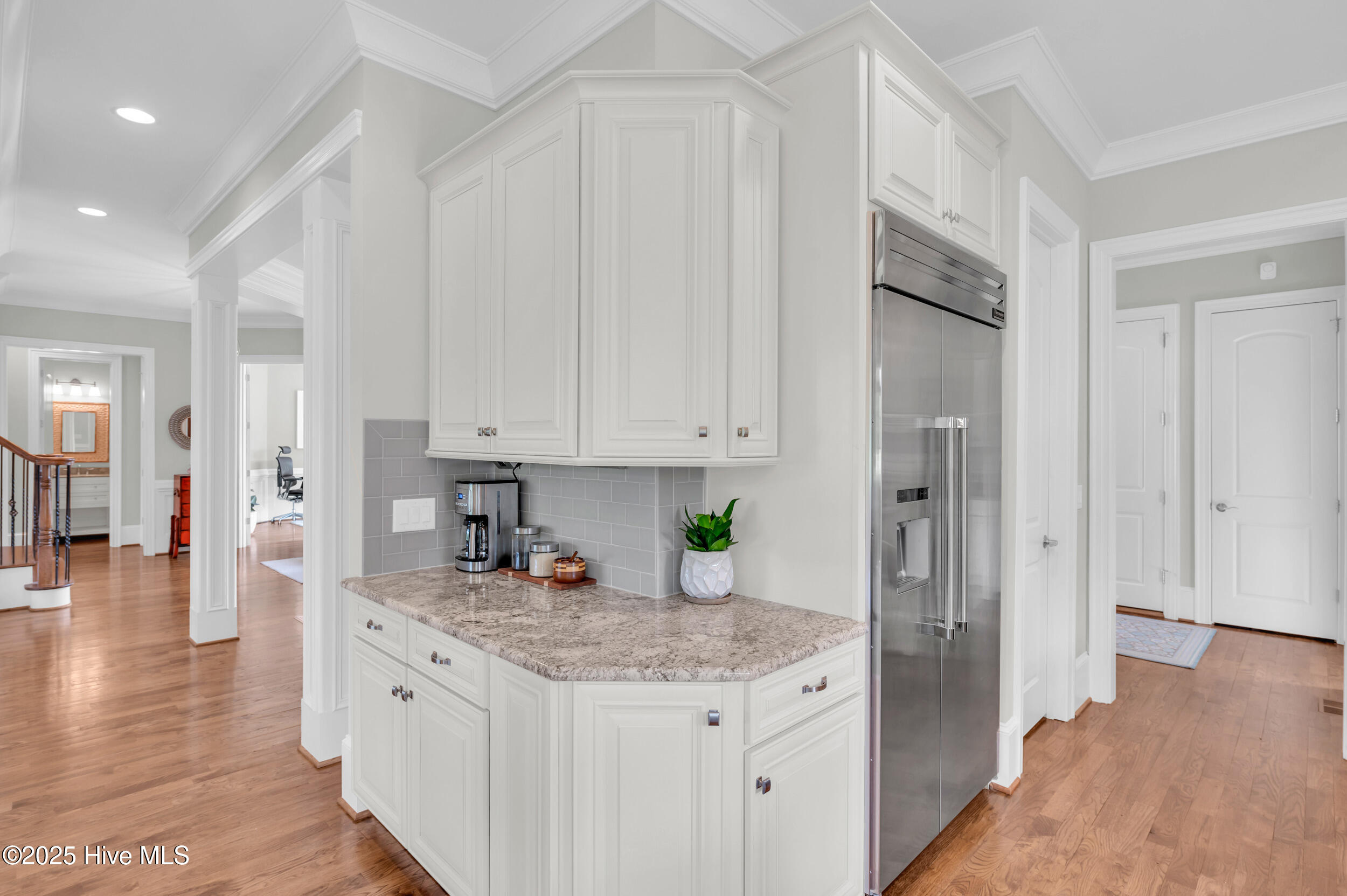 100536582 | Photo 18