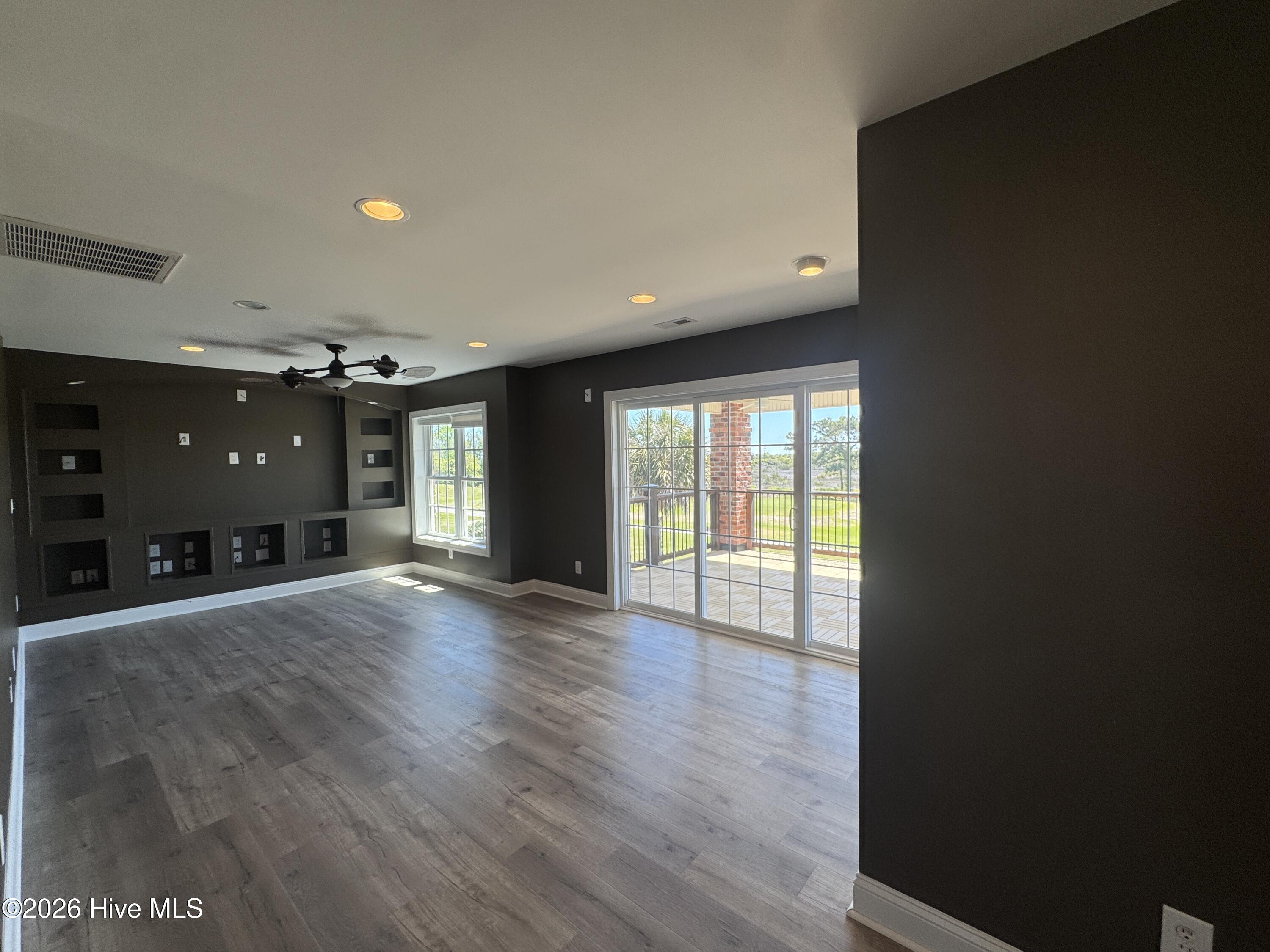 100567505 | Photo 10