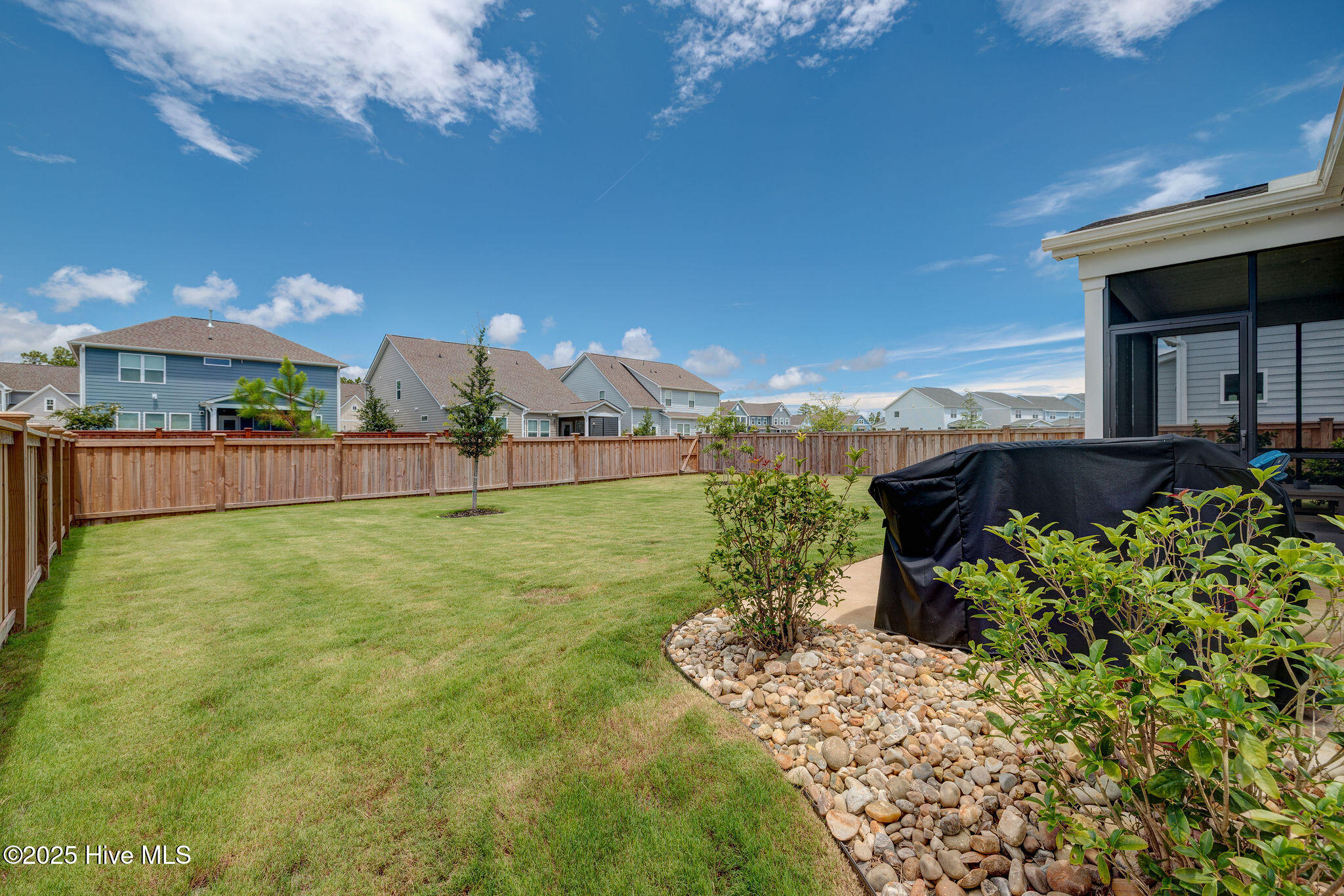 100524366 | Photo 51