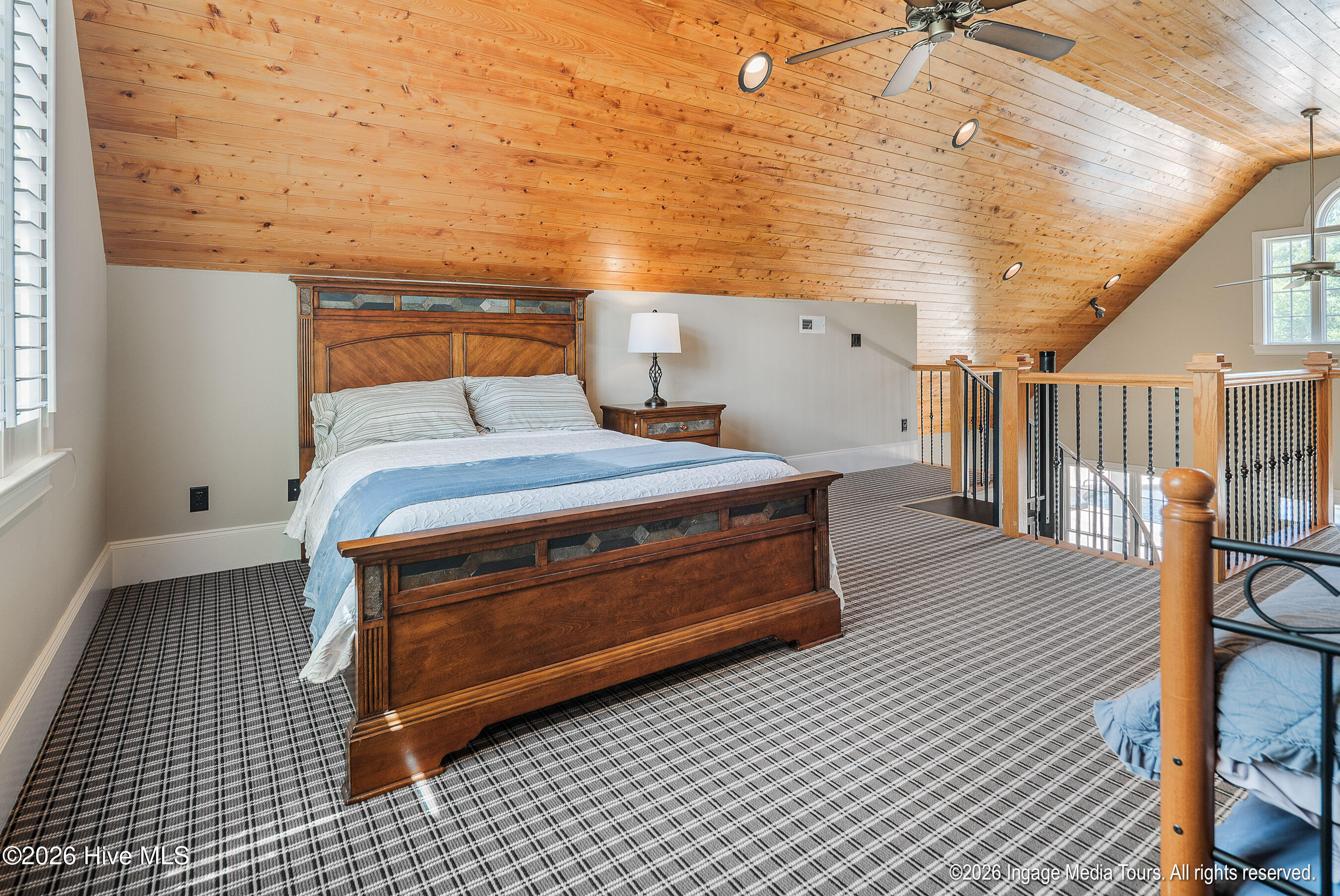 Guest house loft area.