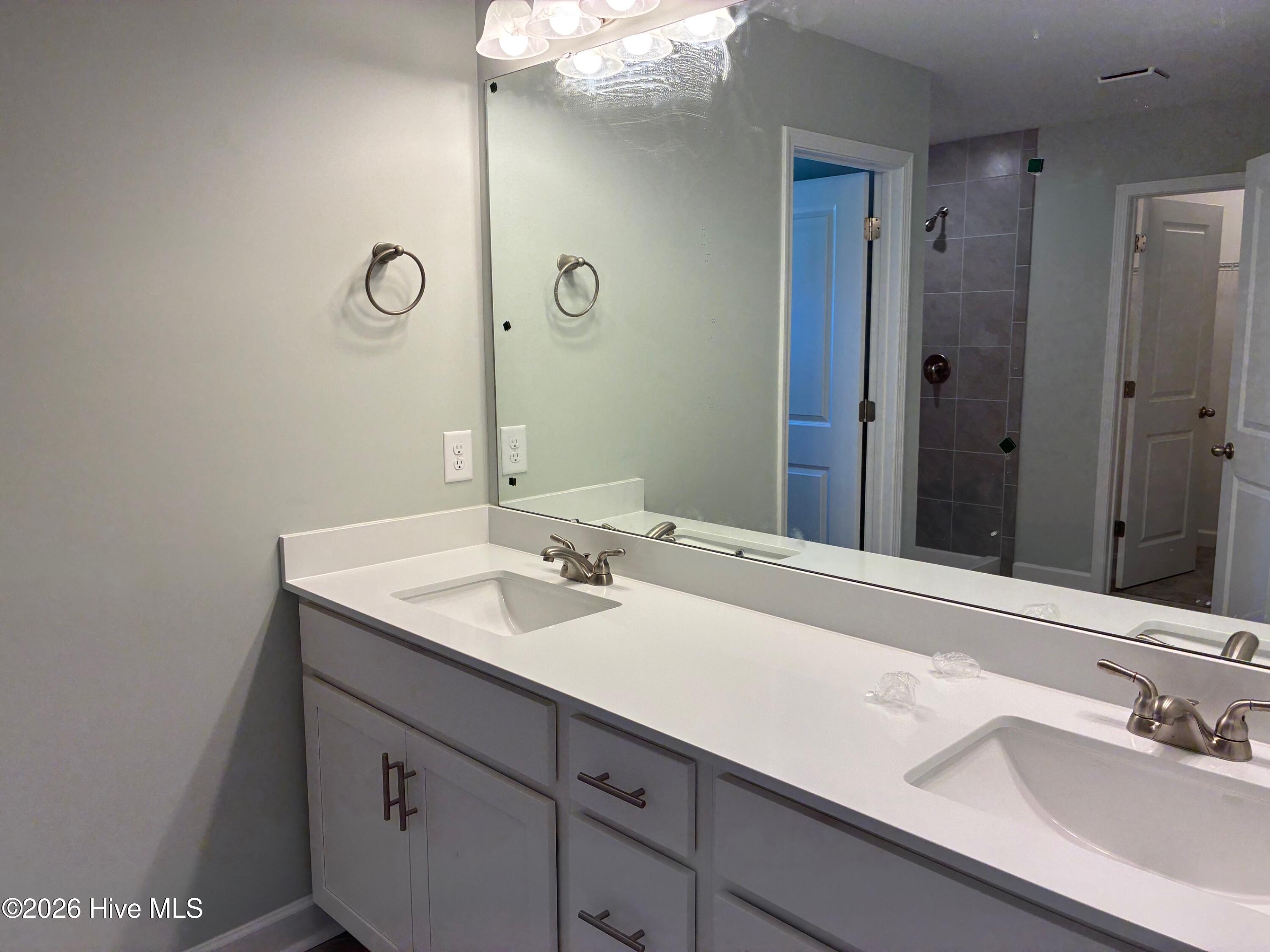 100529909 | Photo 12