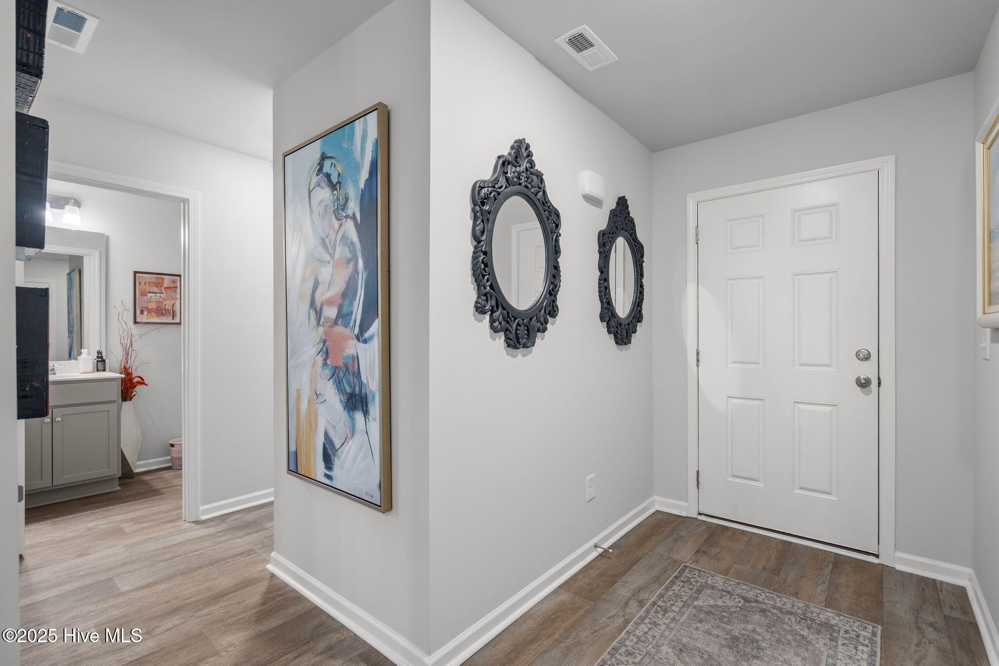 100542691 | Photo 17