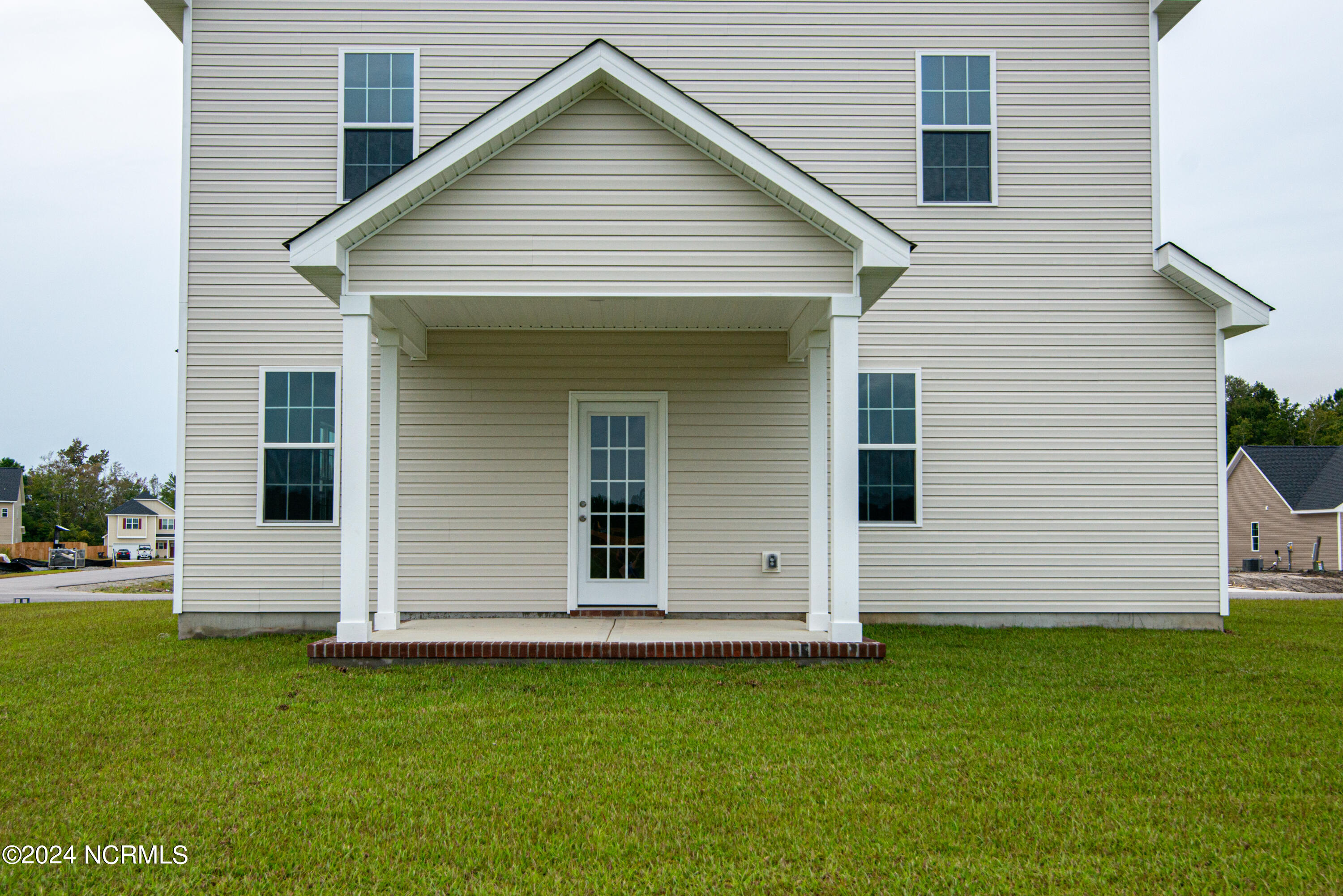 100563429 | Photo 48