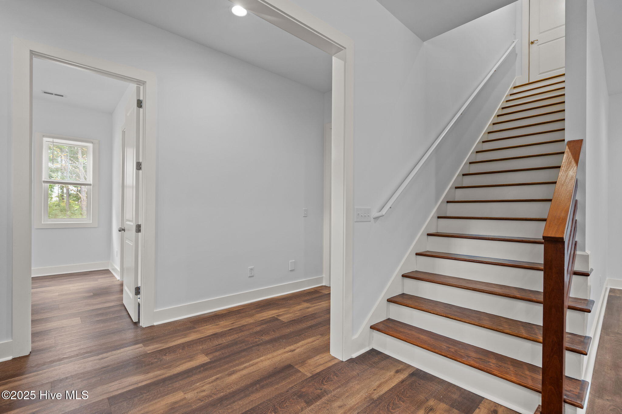 100532333 | Photo 109