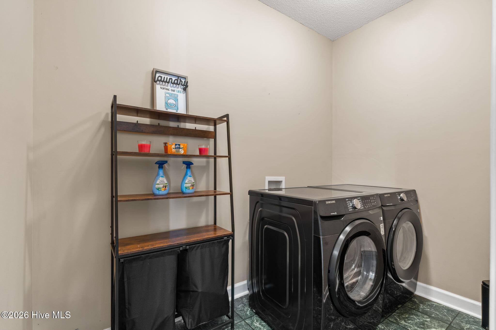 100567256 | Photo 44