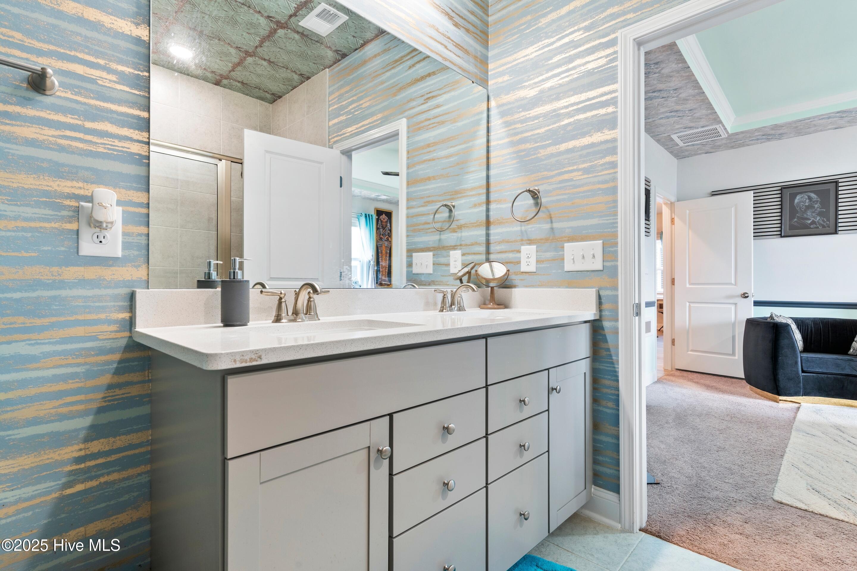 100543929 | Photo 30