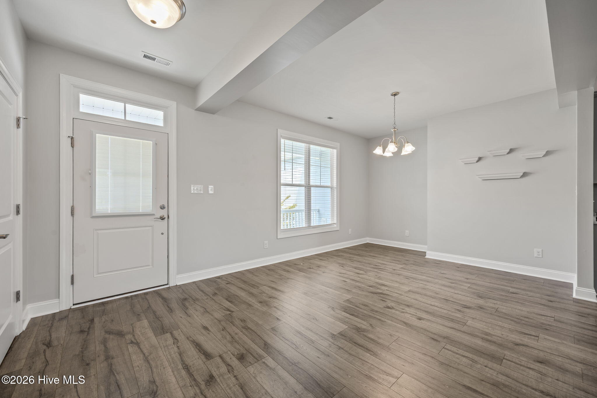 100559560 | Photo 17