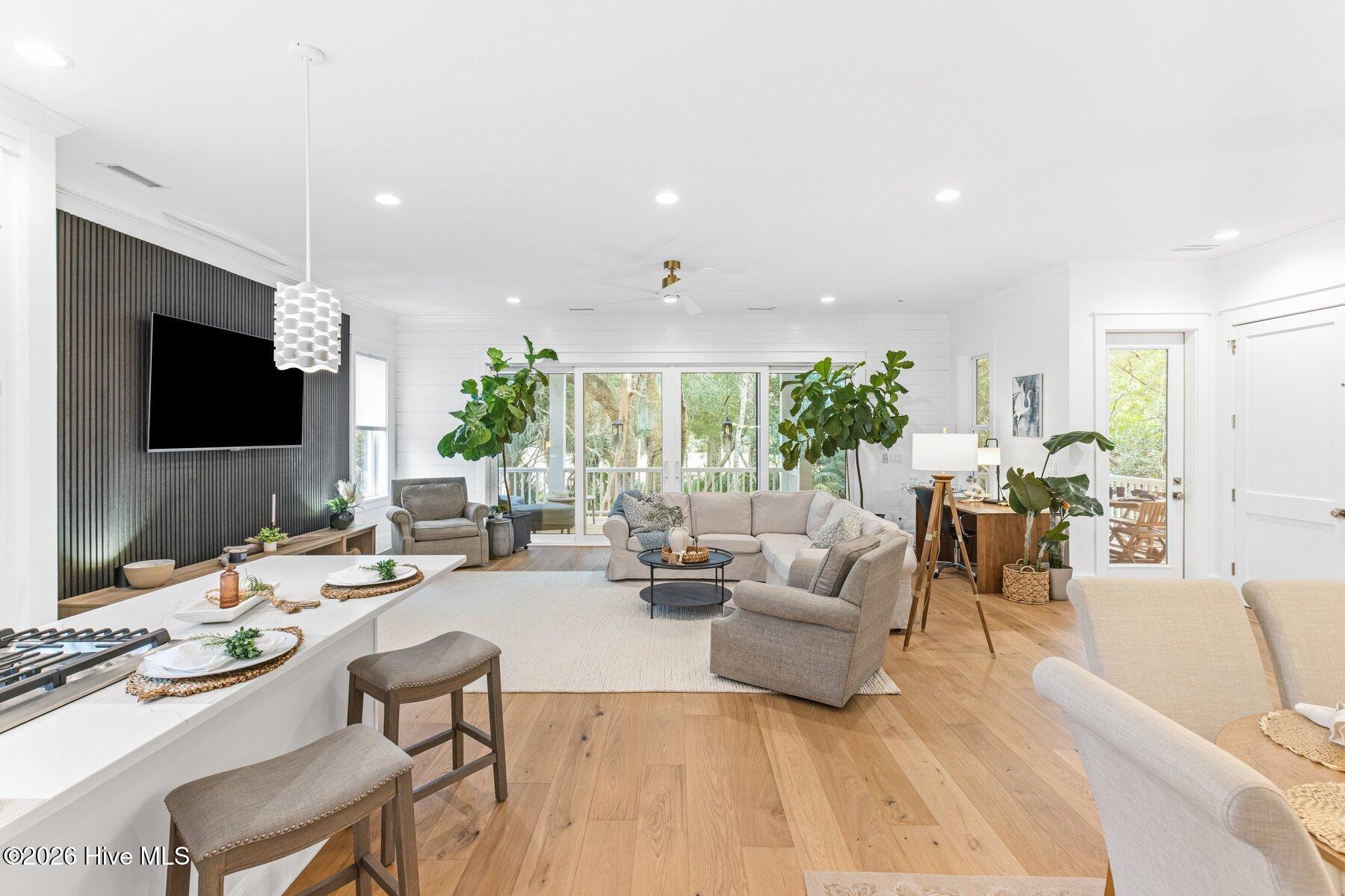 100554015 | Photo 18