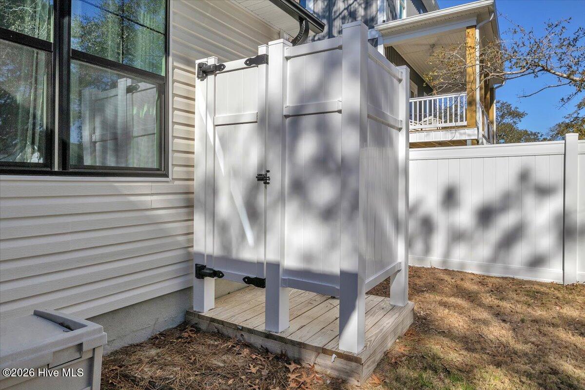 100552263 | Photo 34