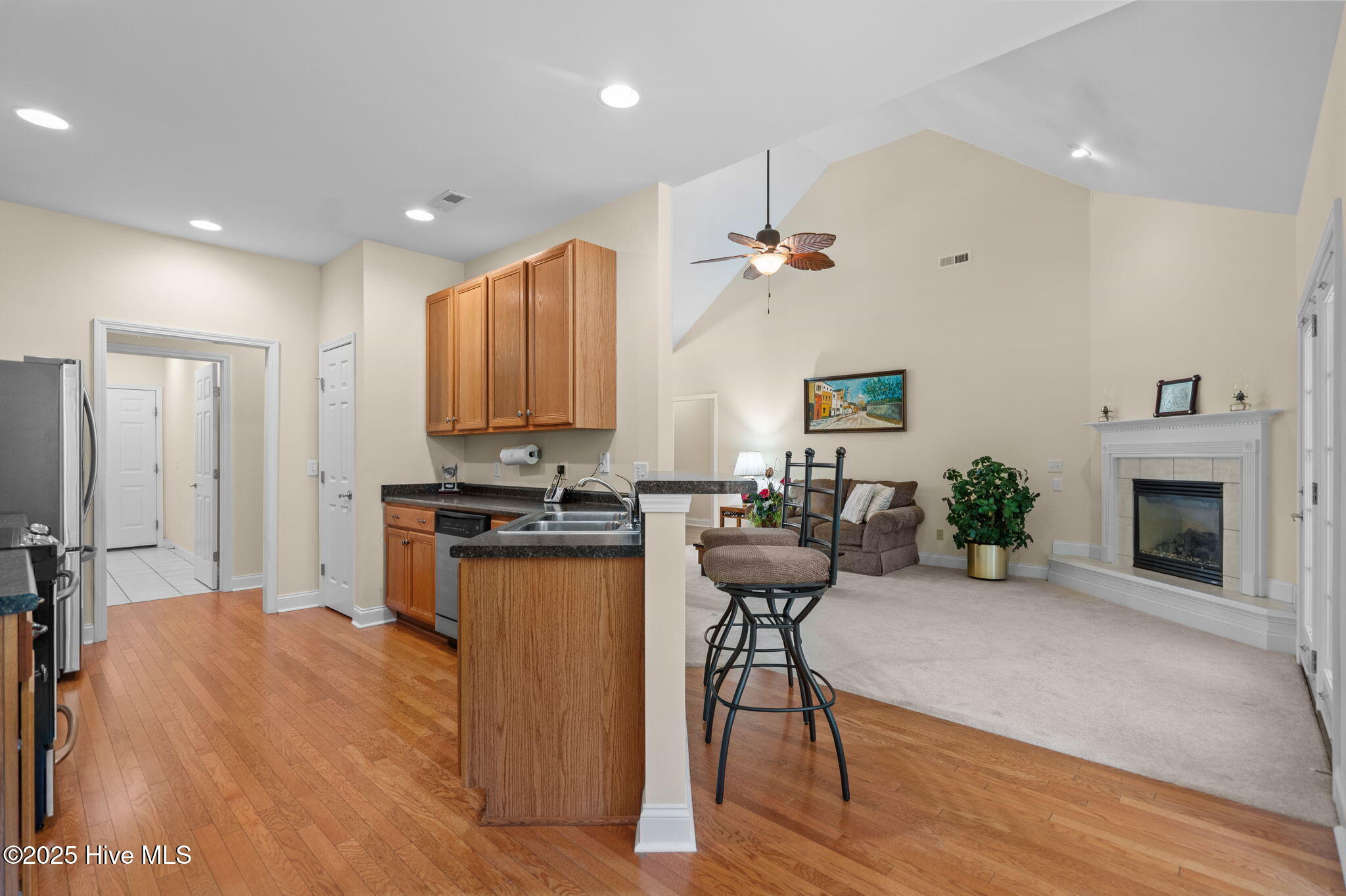 100525755 | Photo 20