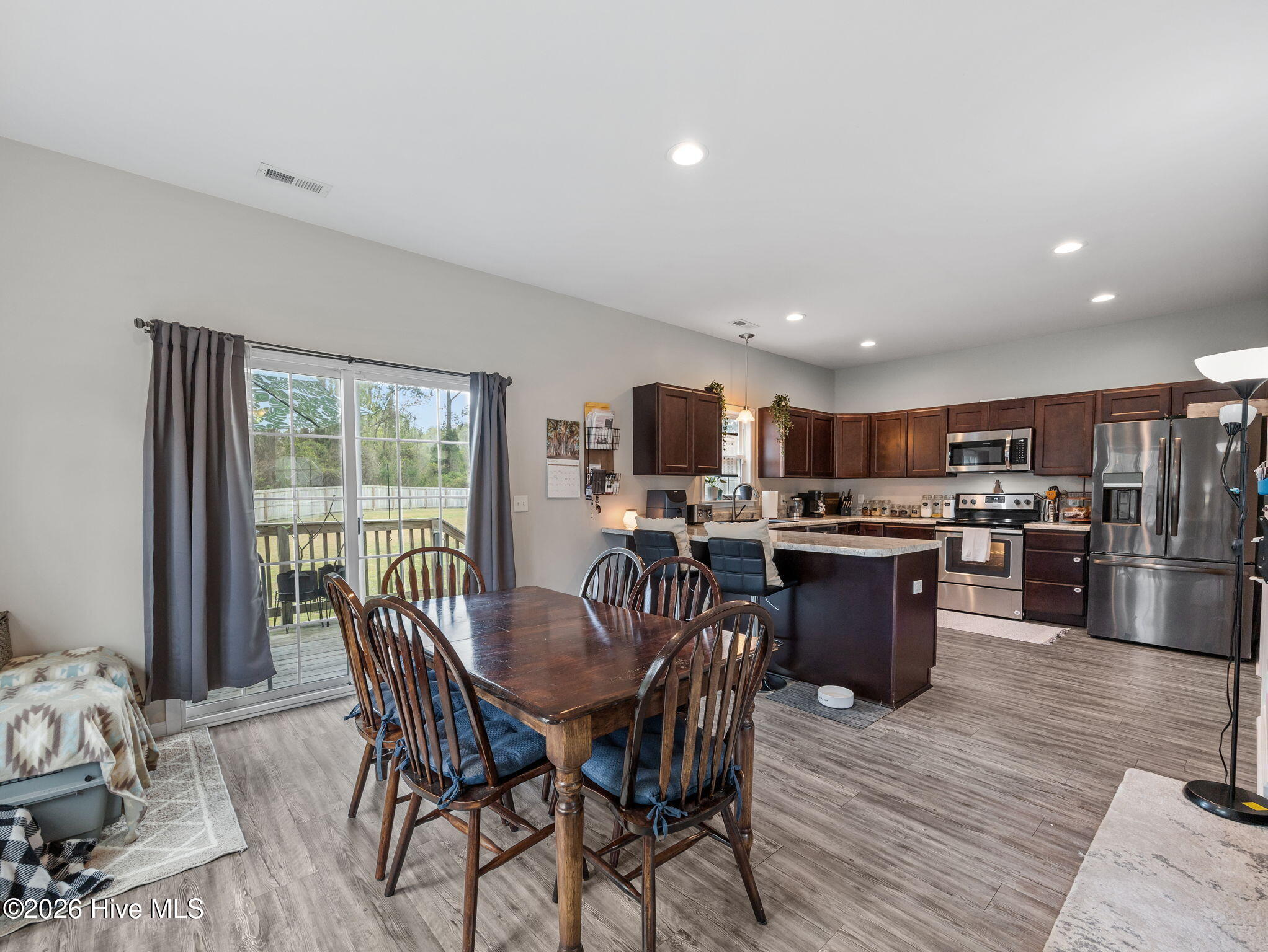 100564221 | Photo 11