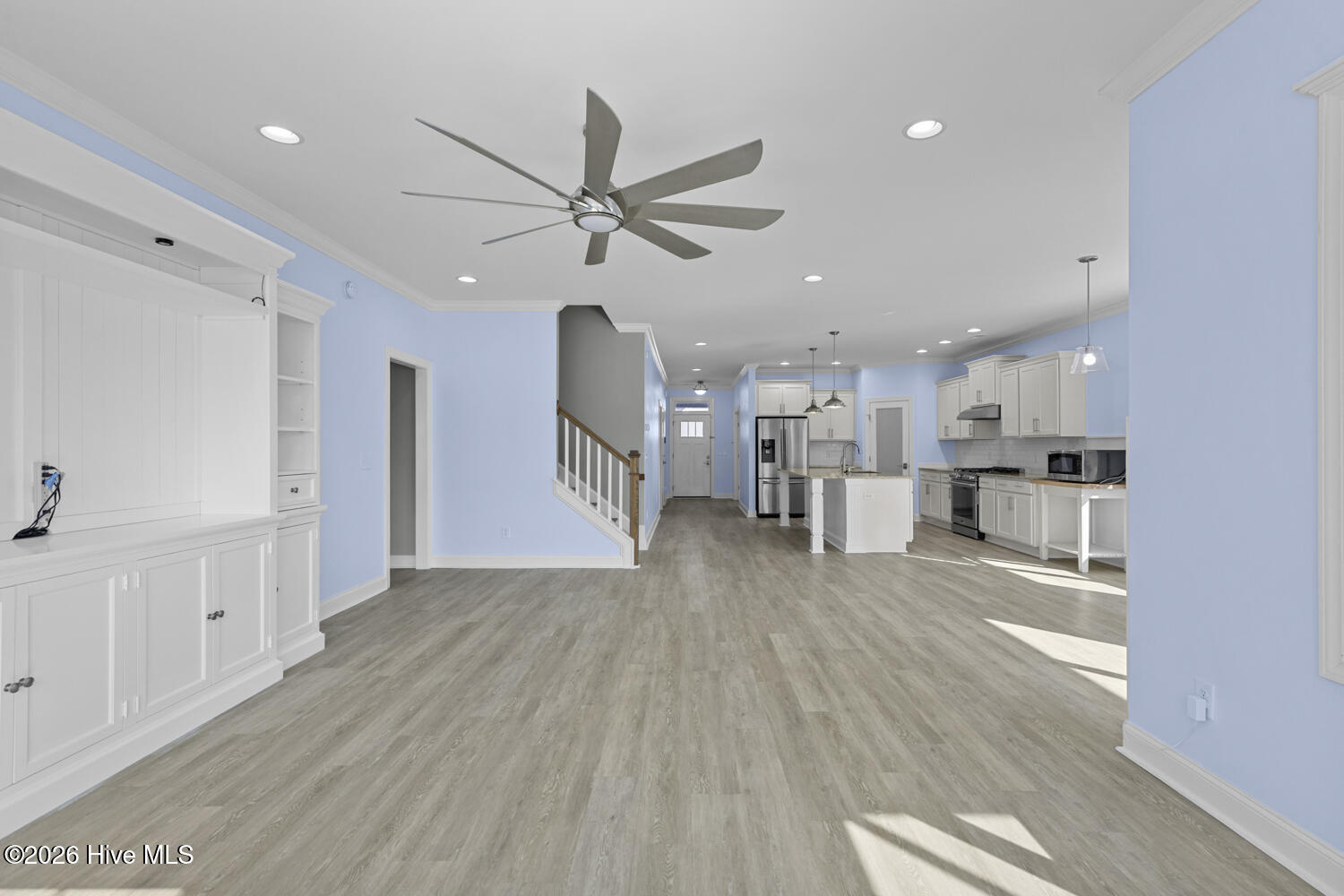 100548690 | Photo 18