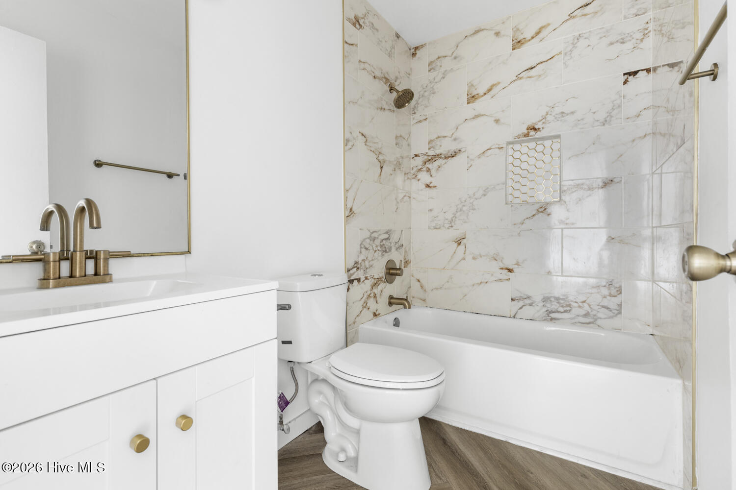 100547557 | Photo 10