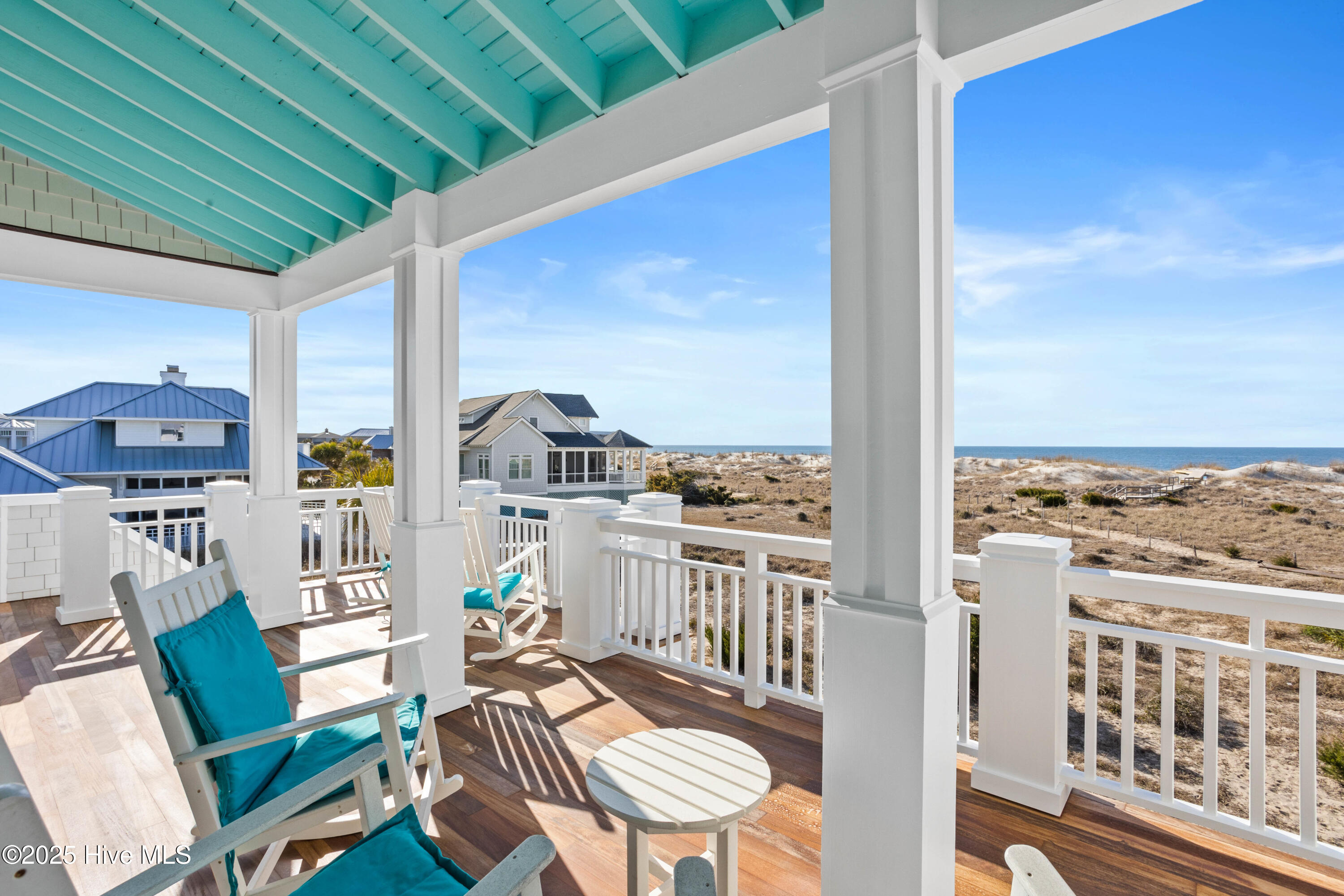 100494398 | Photo 38