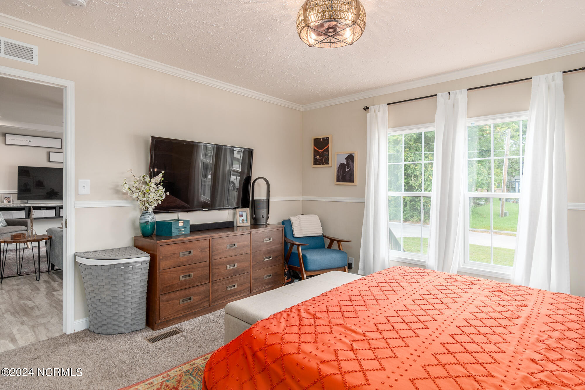 100570435 | Photo 12