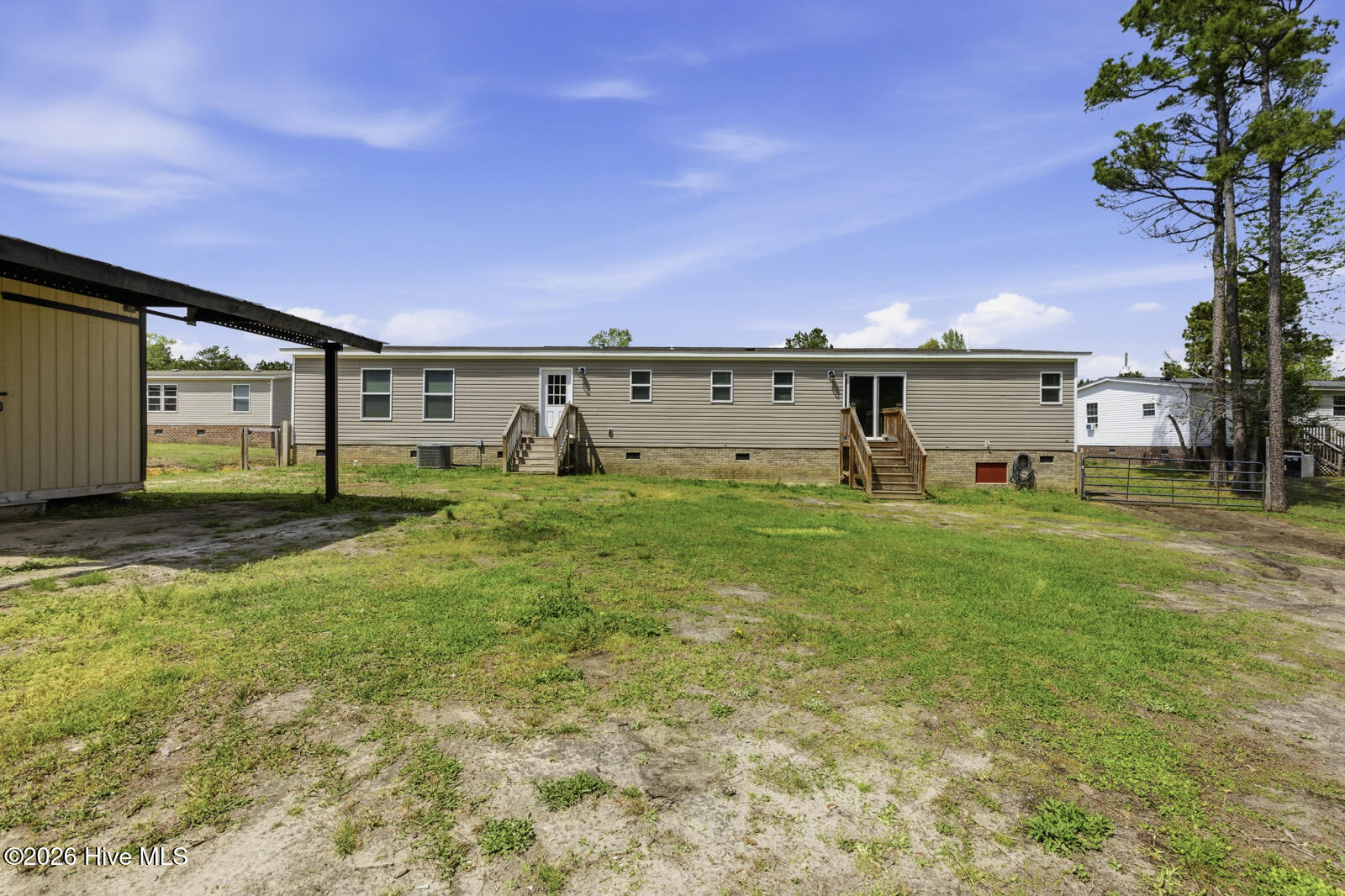 100565358 | Photo 35