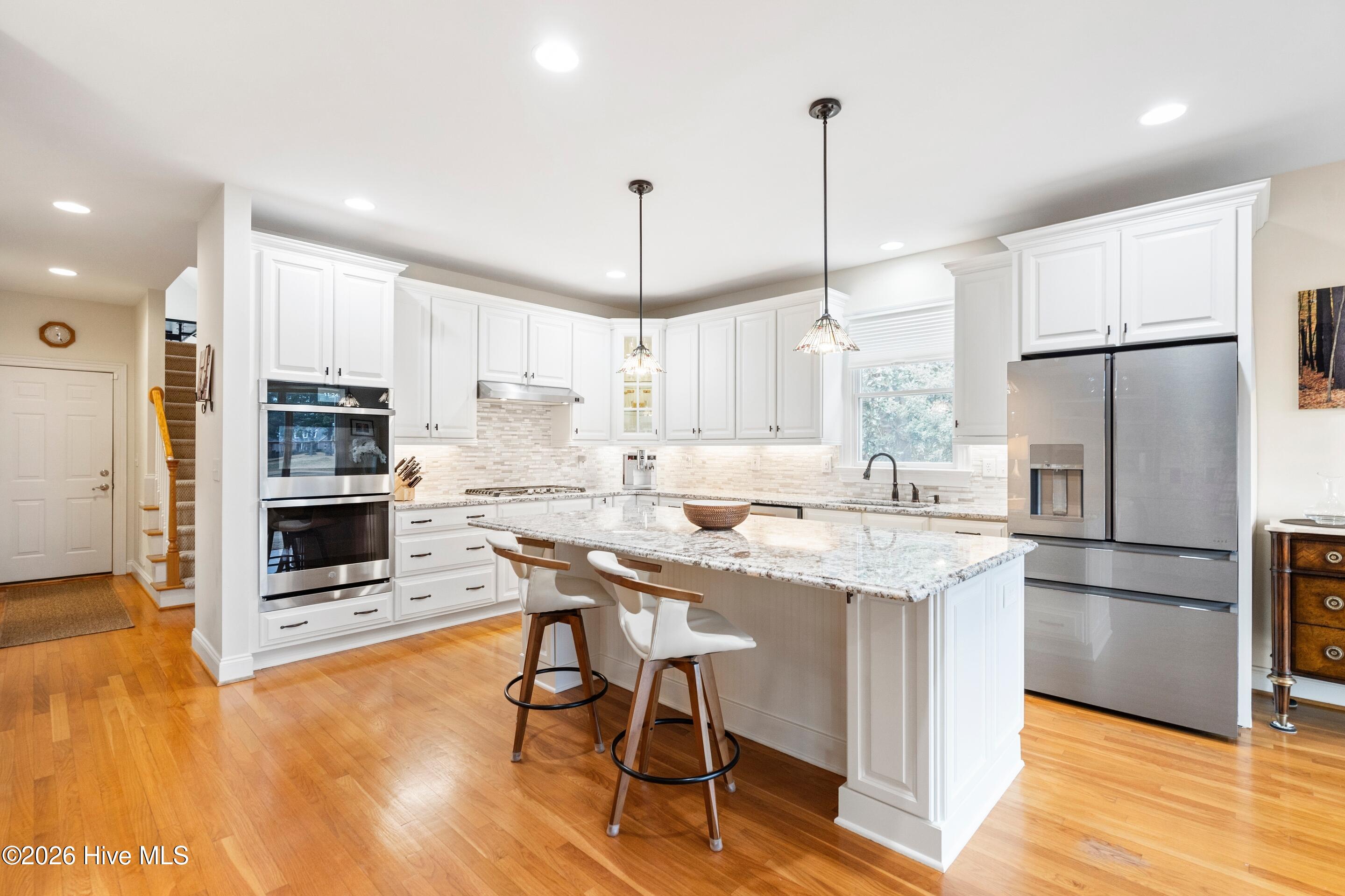 100548933 | Photo 20