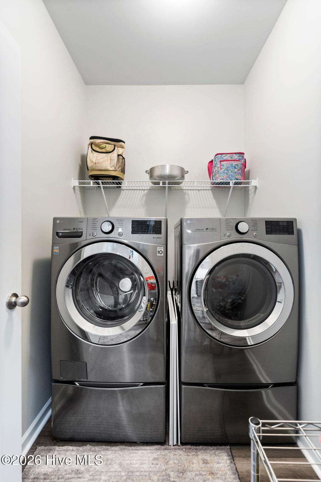 100550283 | Photo 46