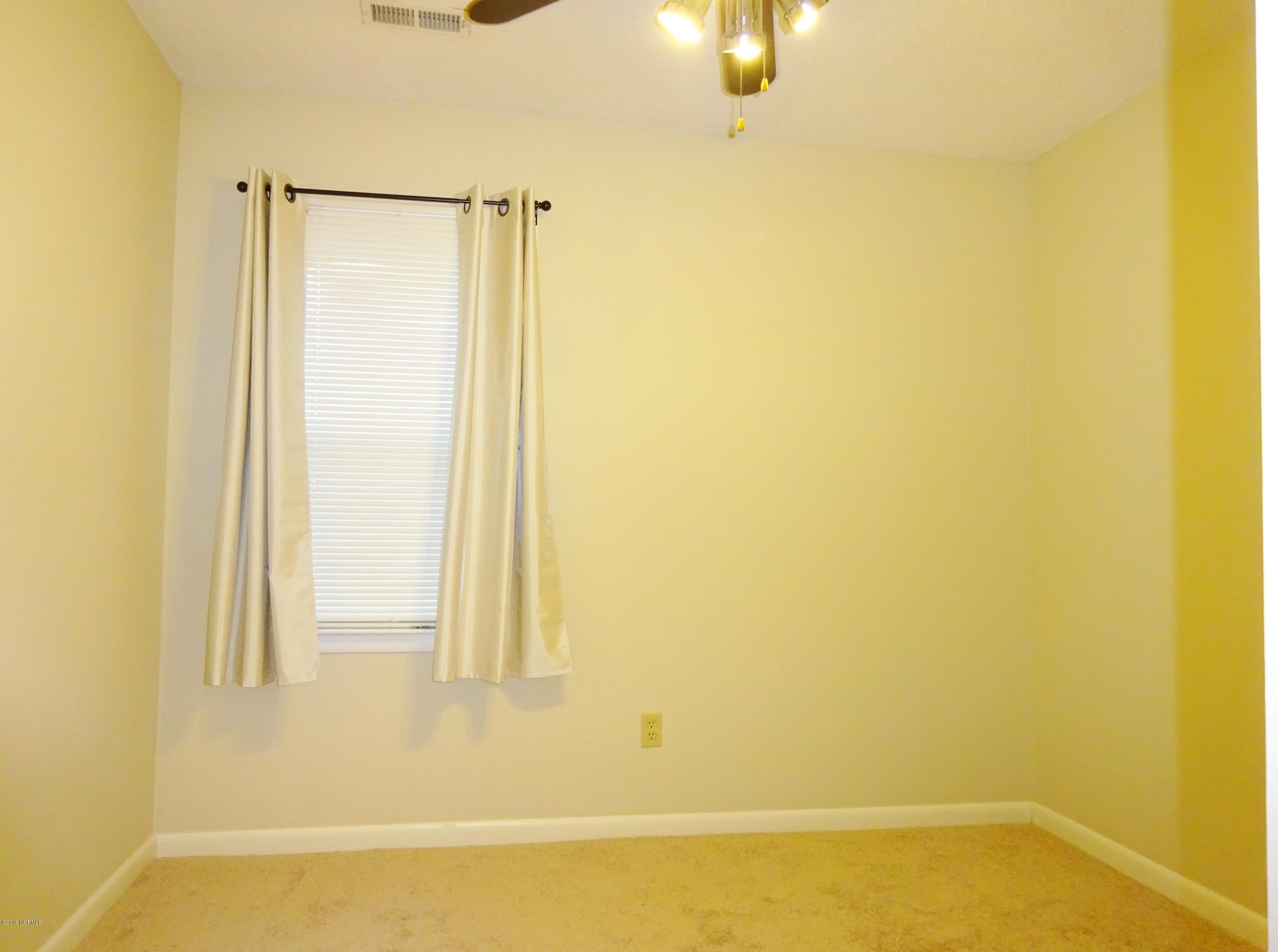 100560130 | Photo 18