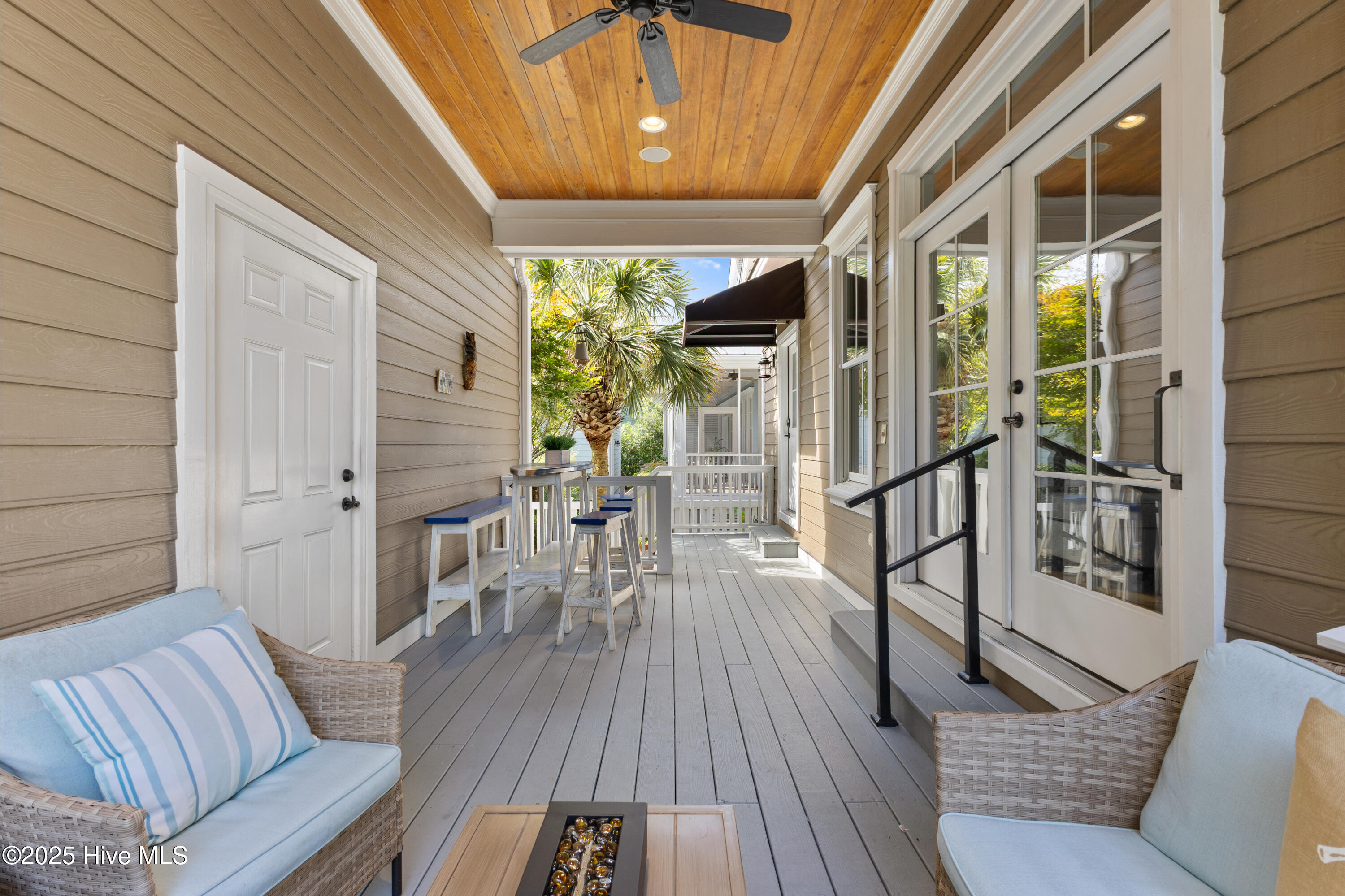 100541360 | Photo 46