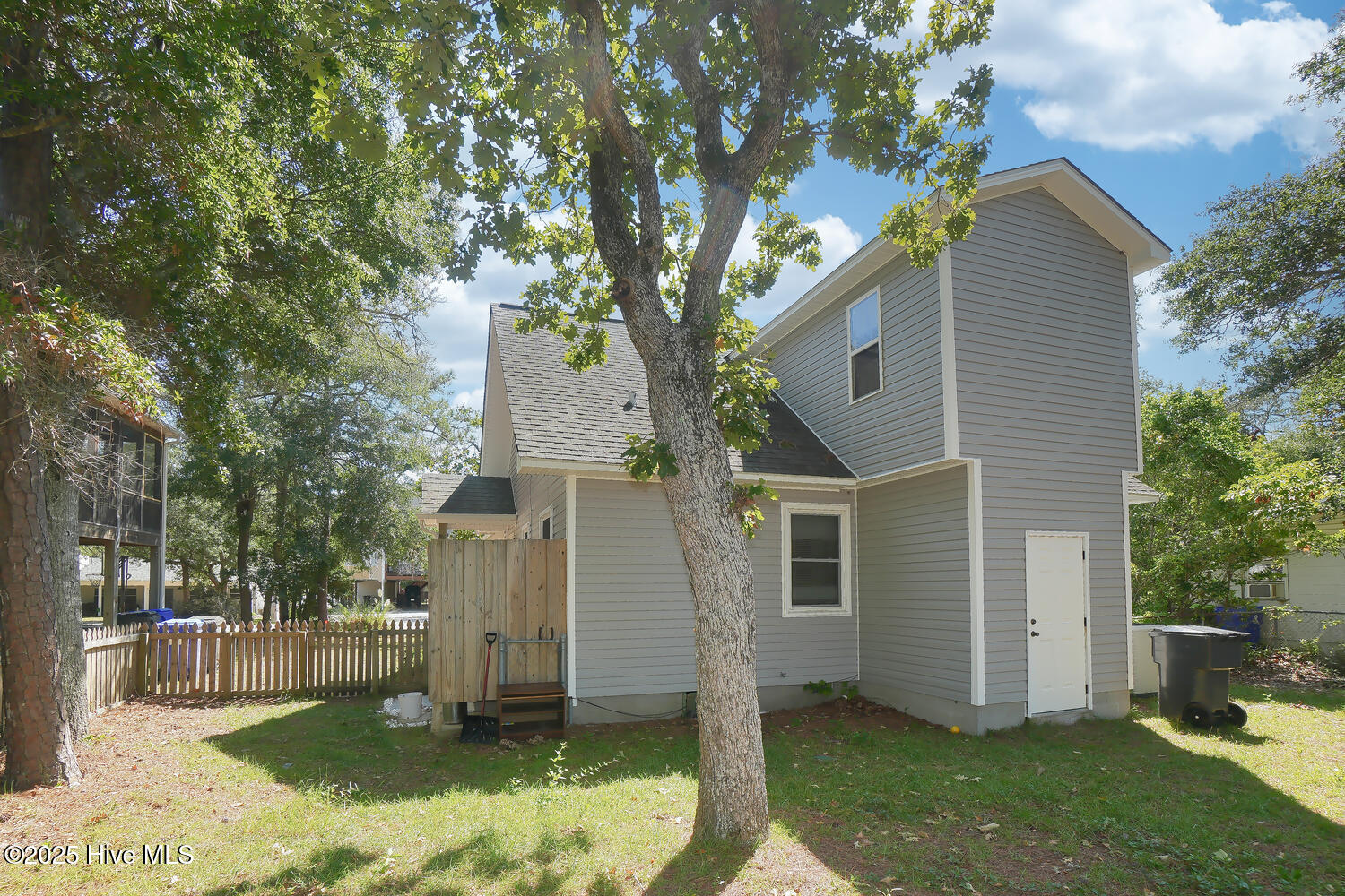 100528234 | Photo 22