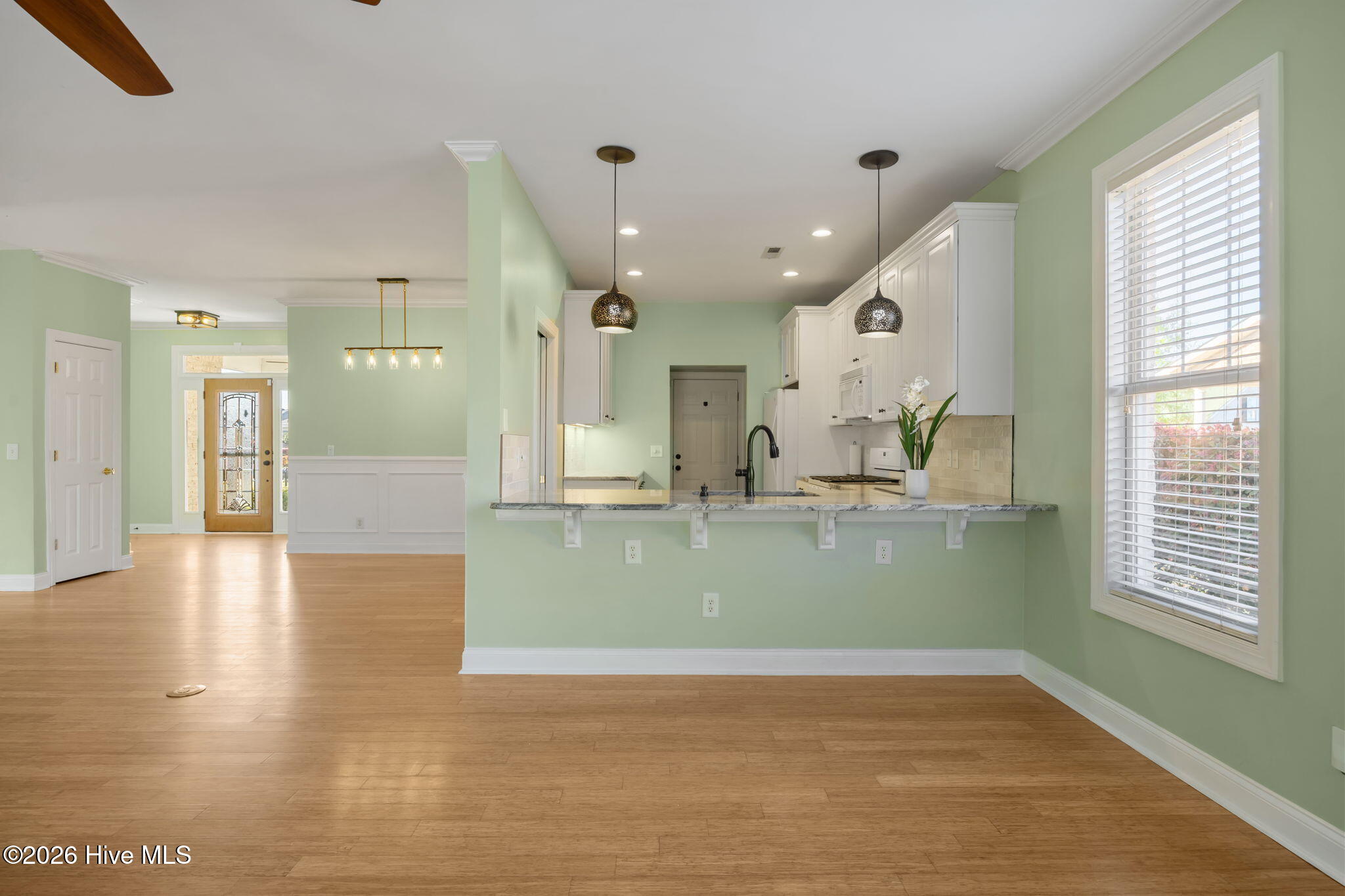 100561261 | Photo 21