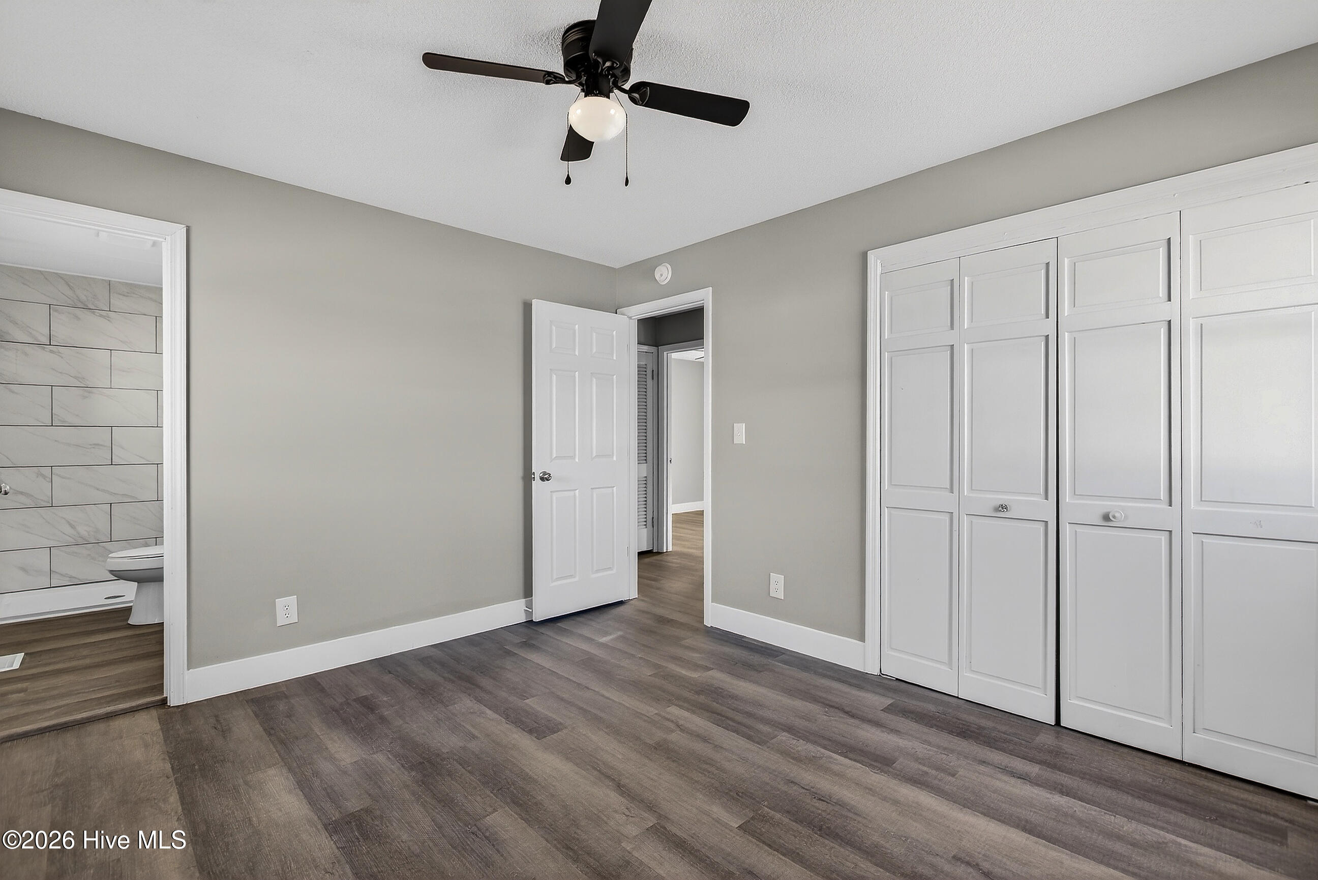 100552085 | Photo 11